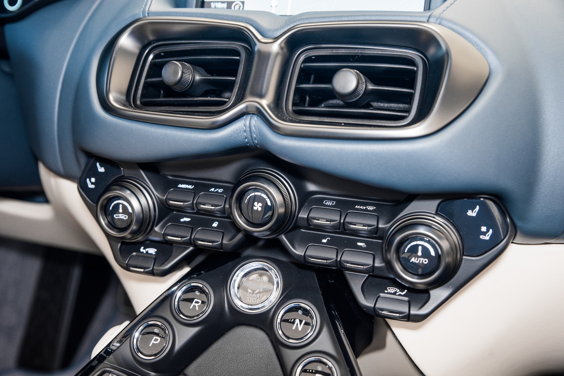 New 2021 Aston Martin Vantage | St. Petersburg, FL