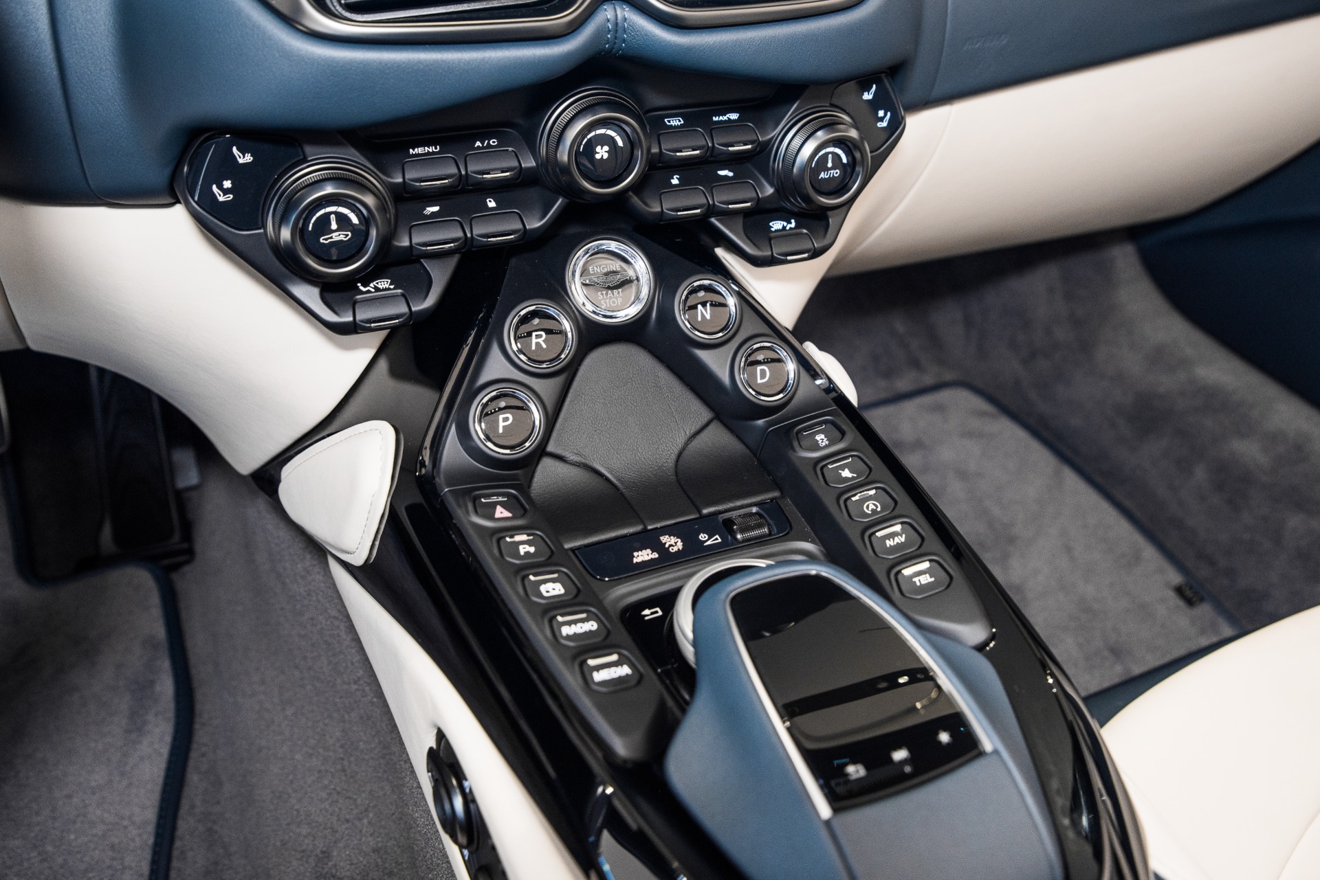 New 2021 Aston Martin Vantage | St. Petersburg, FL