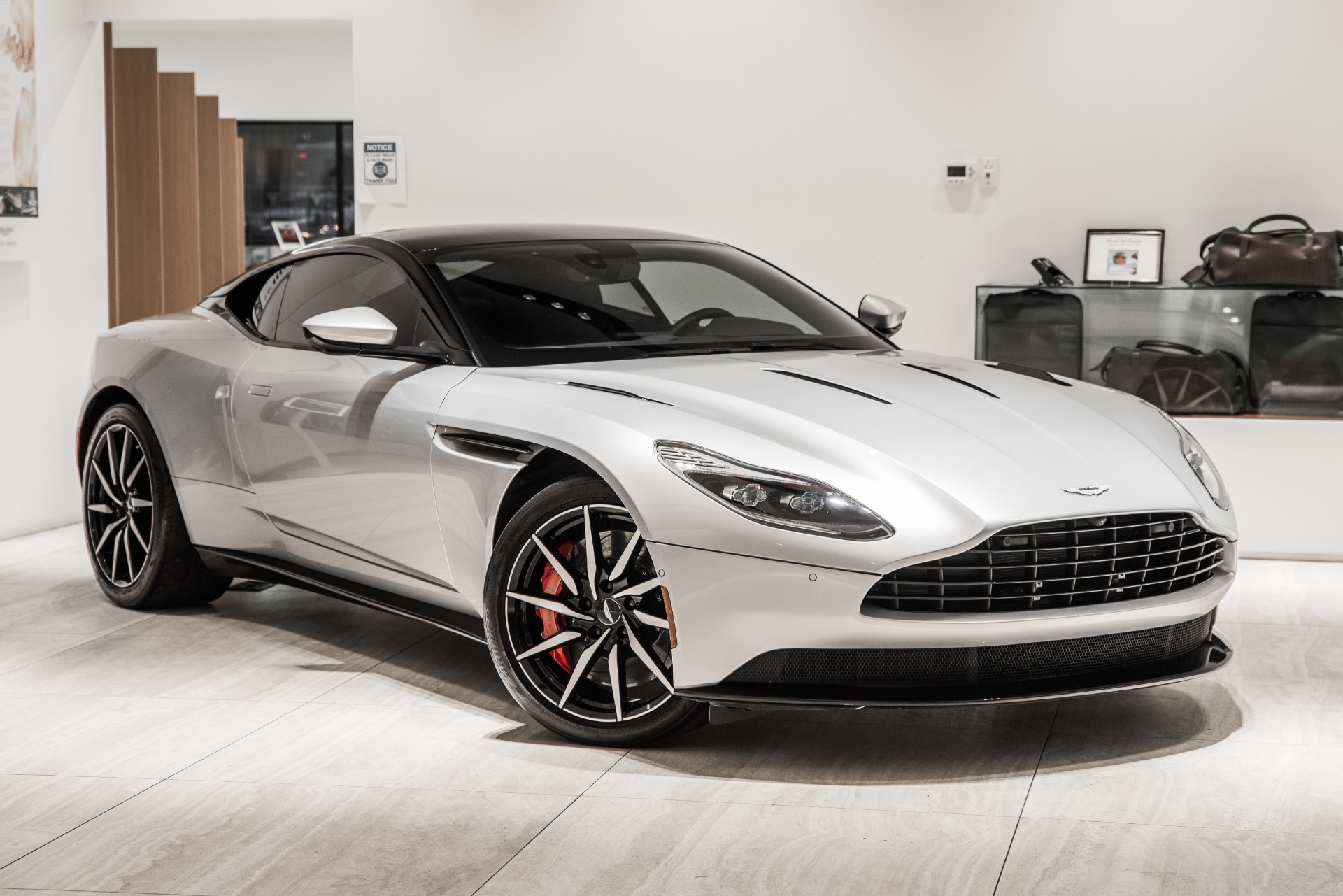 Used 2018 Aston Martin DB11 V12 | Vienna, VA