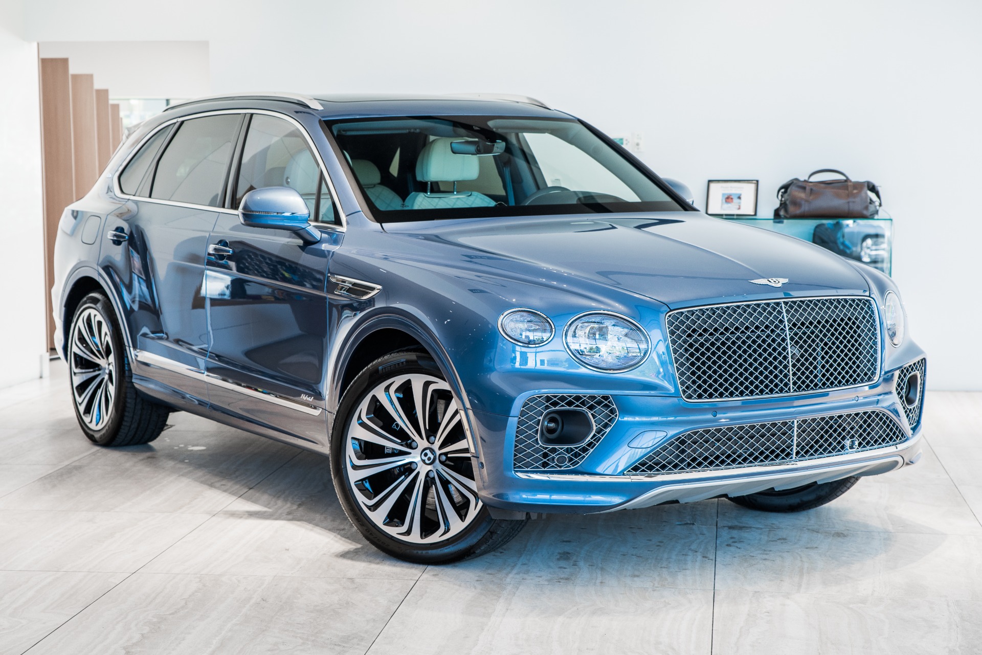Used 2021 Bentley Bentayga Hybrid | St. Petersburg, FL