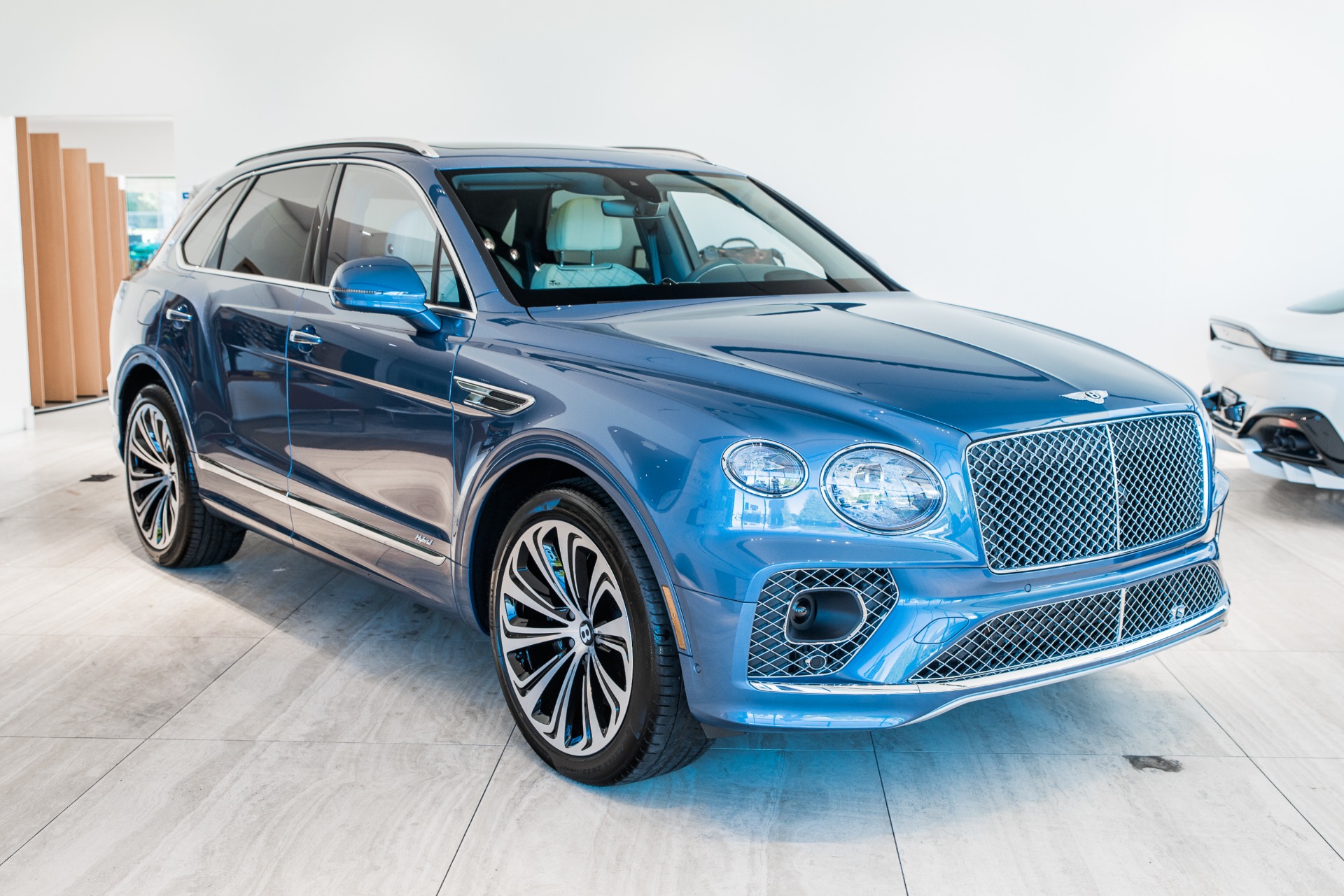 Used 2021 Bentley Bentayga Hybrid | St. Petersburg, FL