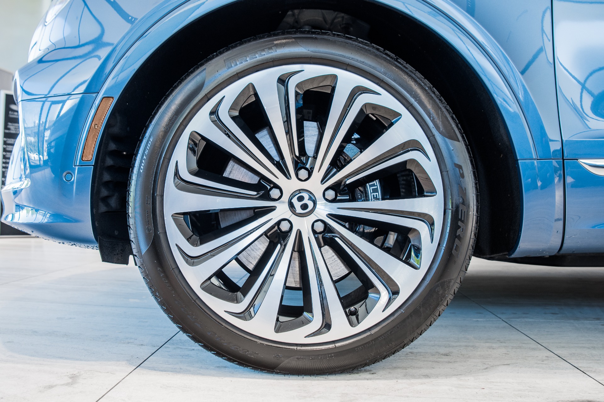 Used 2021 Bentley Bentayga Hybrid | St. Petersburg, FL