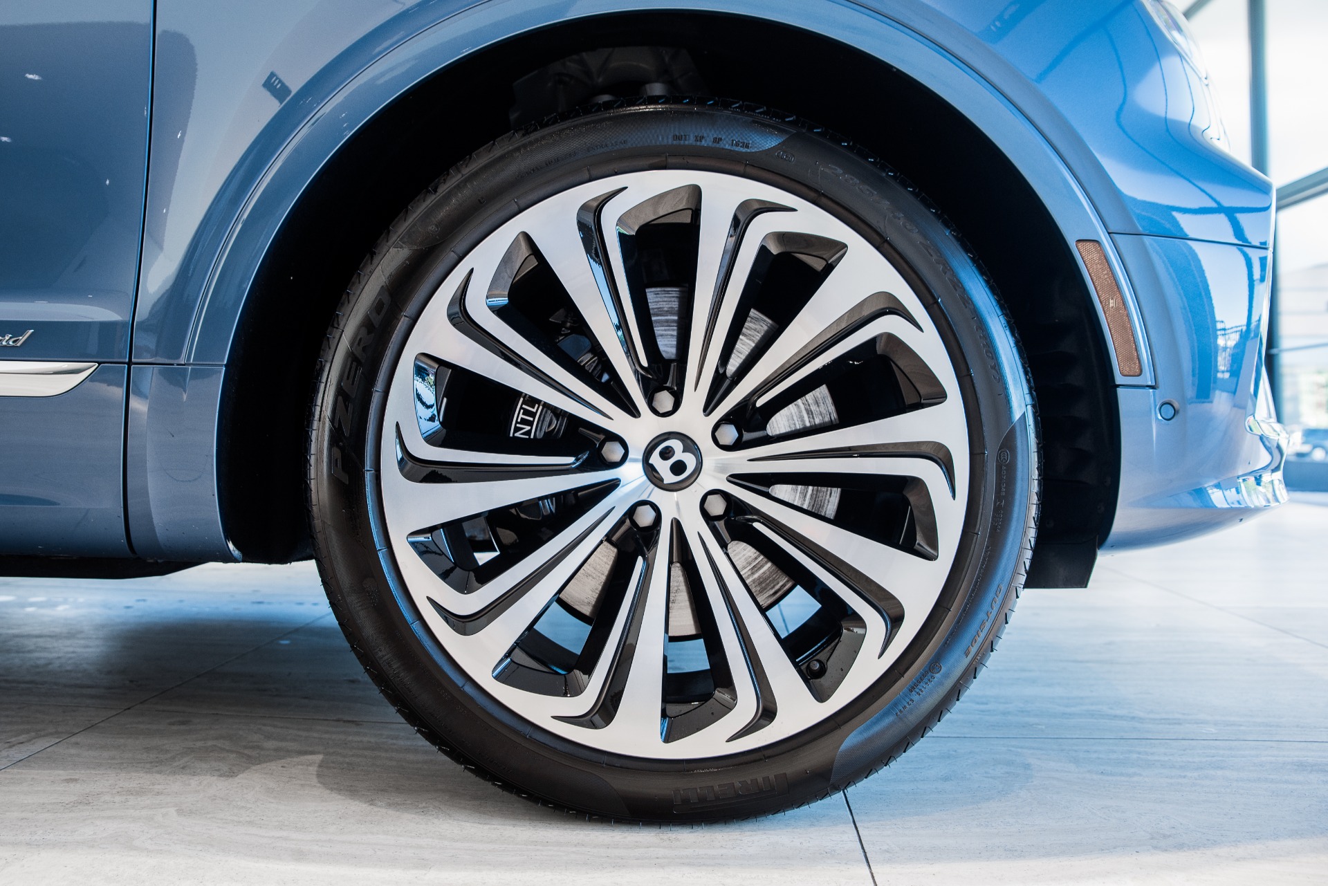 Used 2021 Bentley Bentayga Hybrid | St. Petersburg, FL