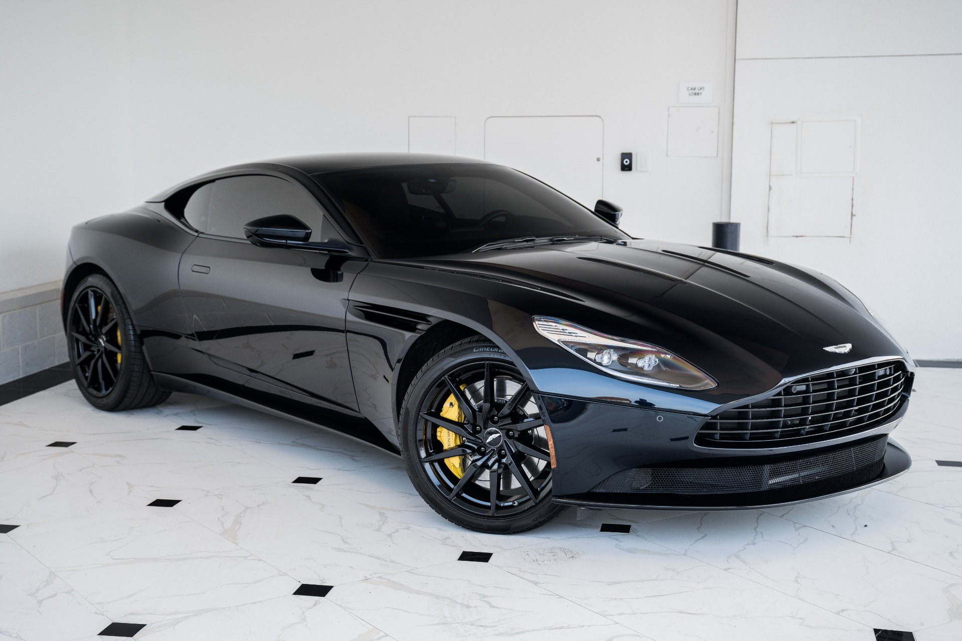 Used 2018 Aston Martin DB11 V12 | Vienna, VA