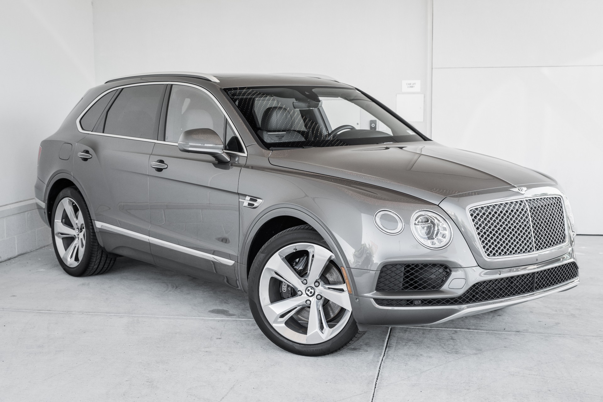 Used 2018 Bentley Bentayga | Vienna, VA