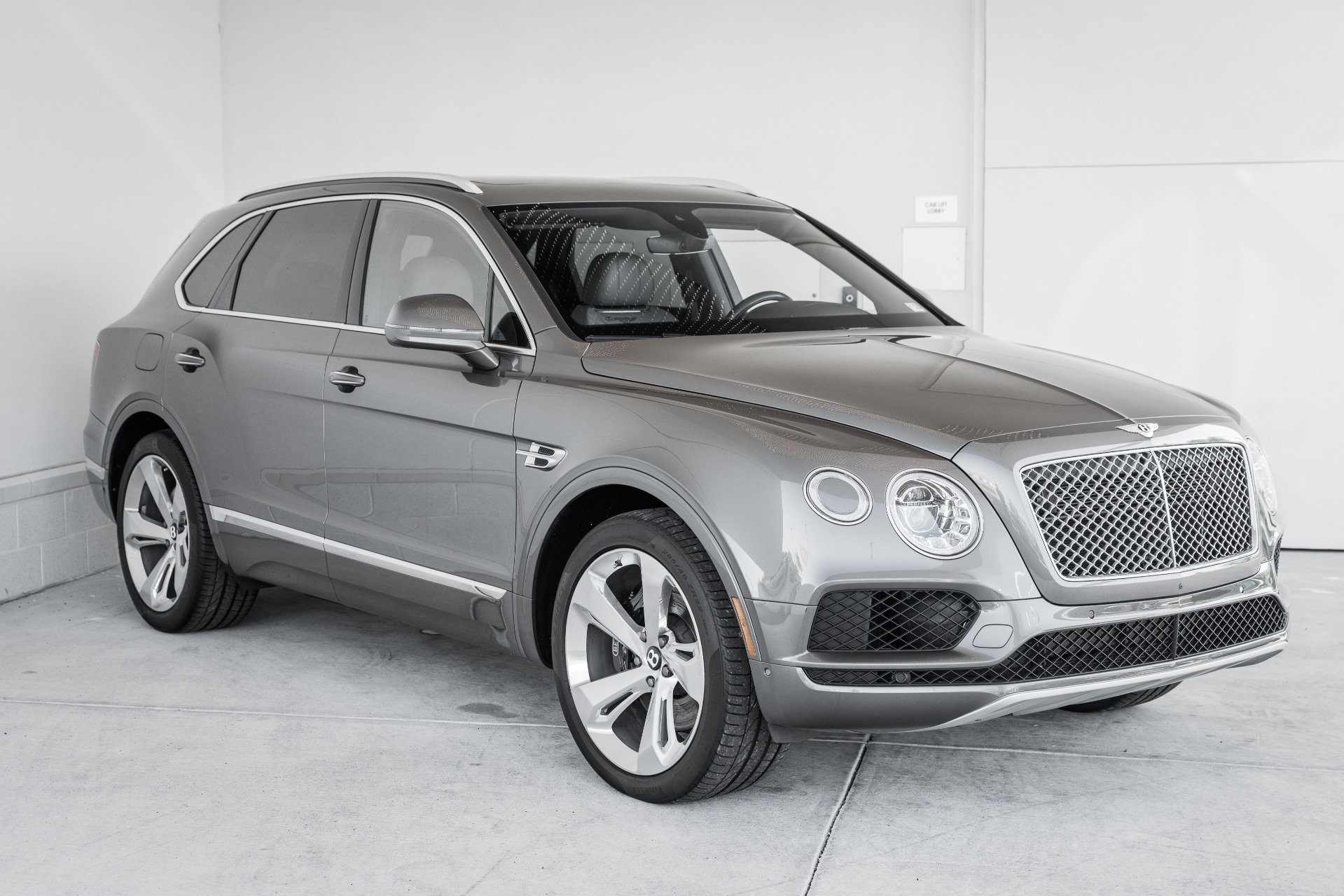 Used 2018 Bentley Bentayga | St. Petersburg, FL