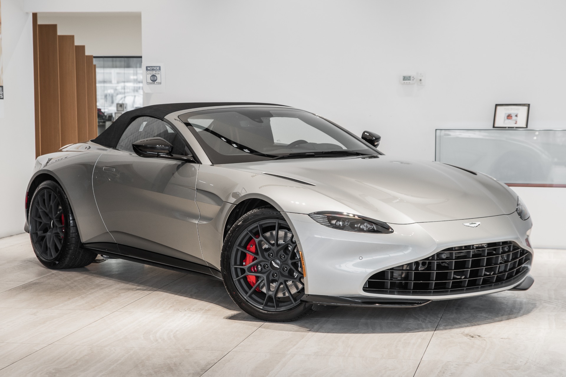 New 2022 Aston Martin Vantage | Vienna, VA