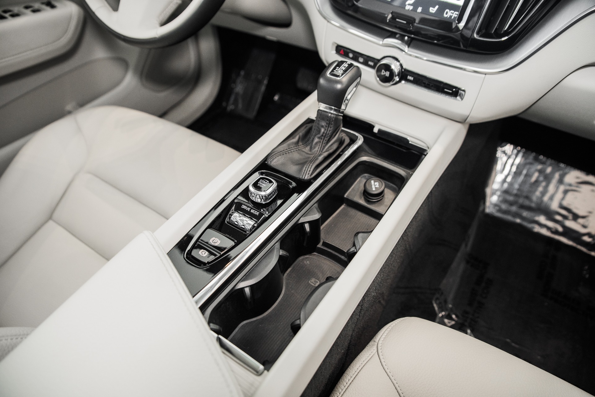 Used 2018 Volvo XC60 T6 Momentum | St. Petersburg, FL