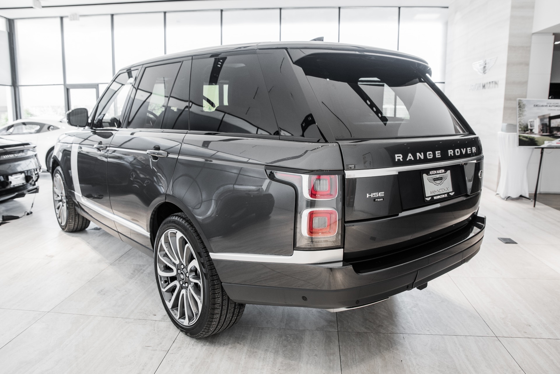 2022 Land Rover Range Rover P525 Westminster Edition Stock P466298417 visit