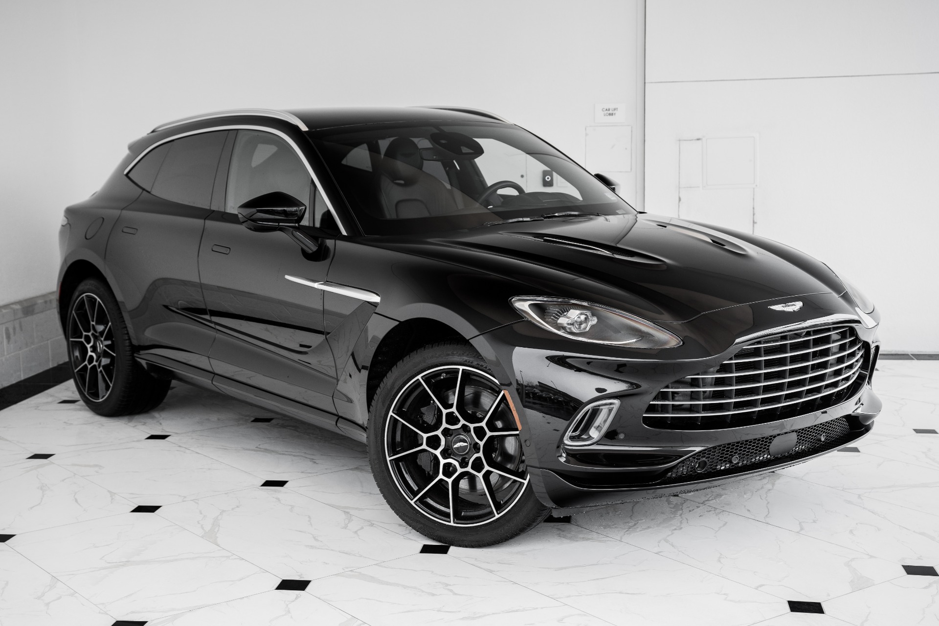 New 2021 Aston Martin DBX | St. Petersburg, FL