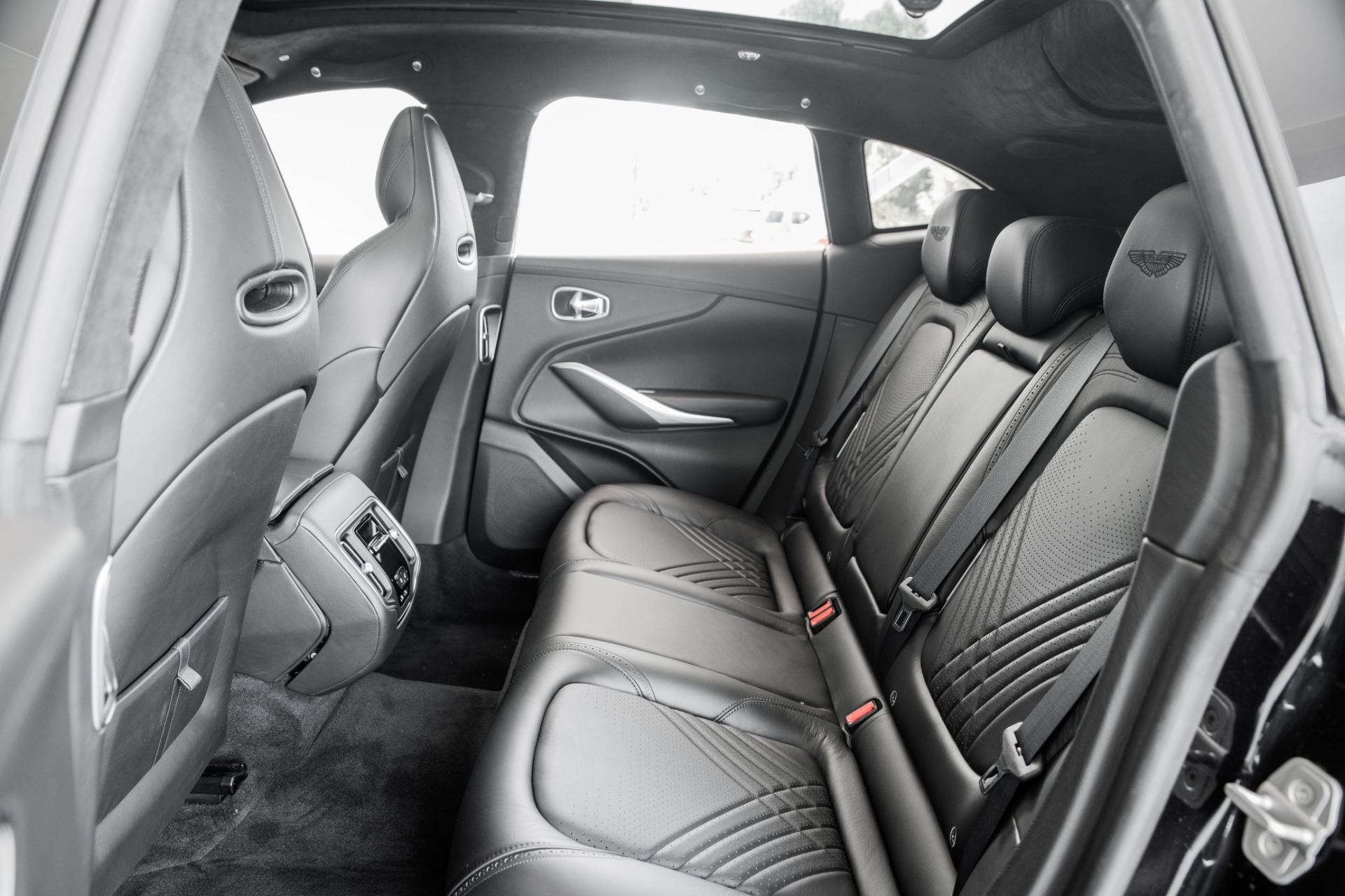 New 2021 Aston Martin DBX | St. Petersburg, FL
