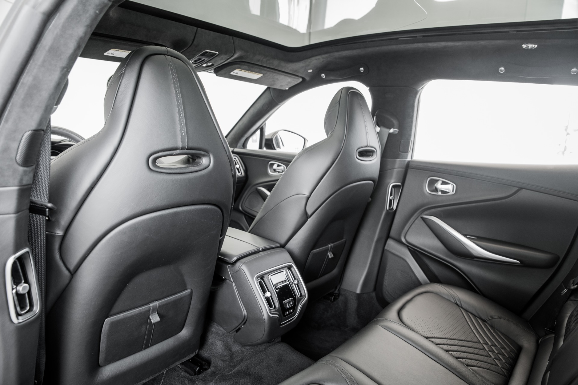 New 2021 Aston Martin DBX | St. Petersburg, FL