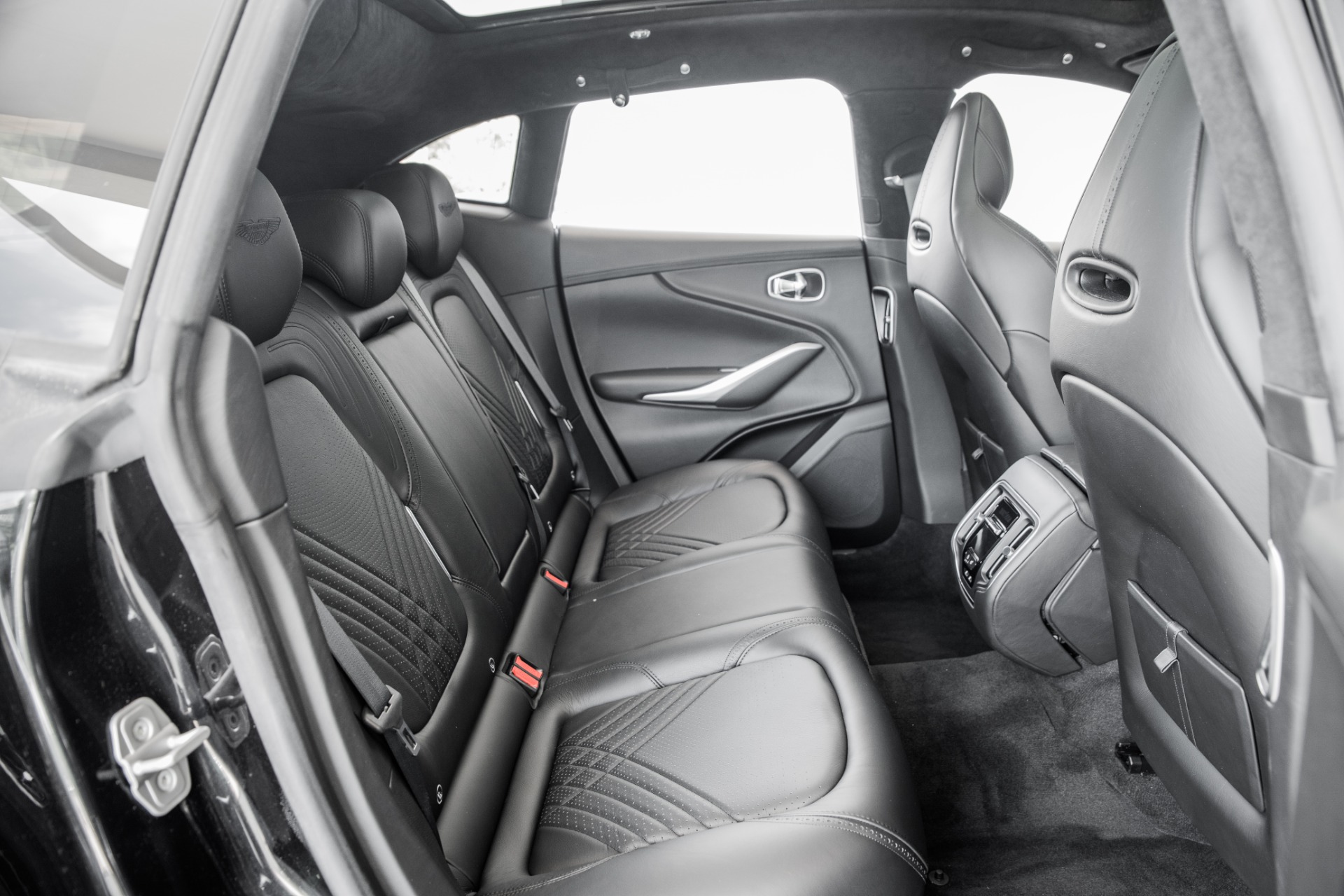 New 2021 Aston Martin DBX | St. Petersburg, FL