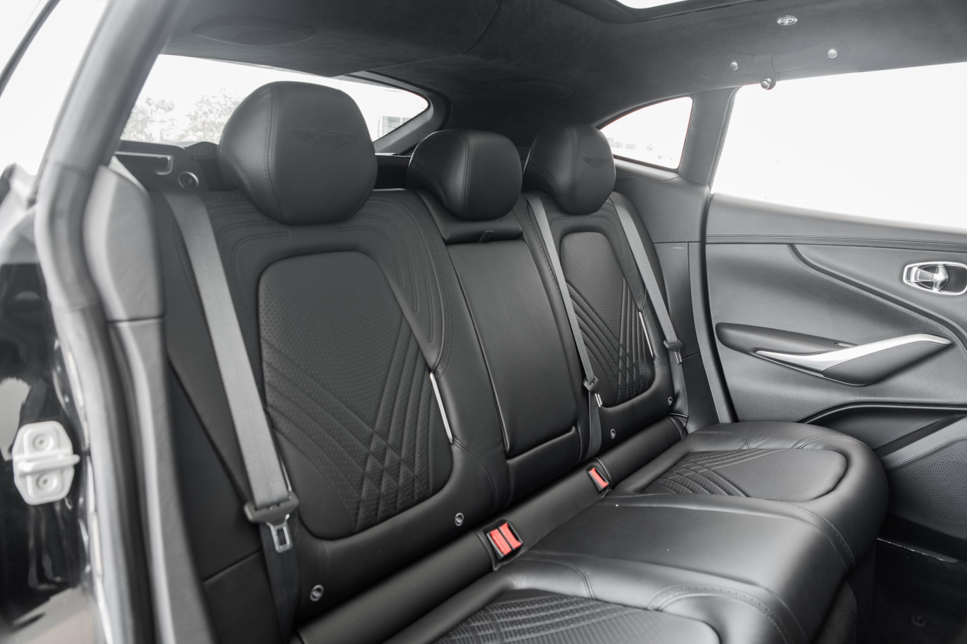 New 2021 Aston Martin DBX | St. Petersburg, FL