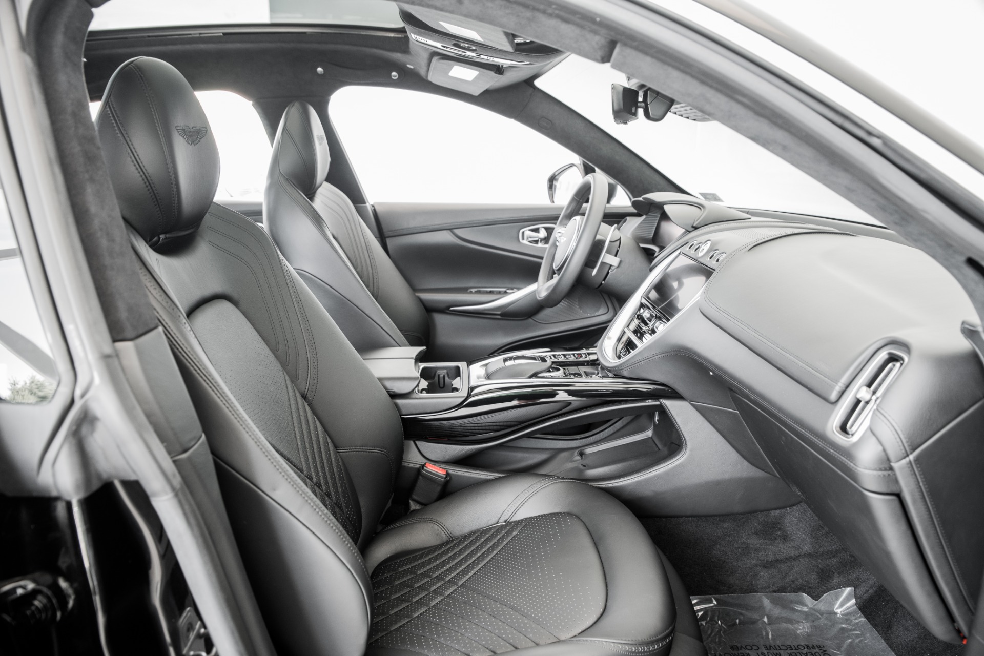 New 2021 Aston Martin DBX | St. Petersburg, FL
