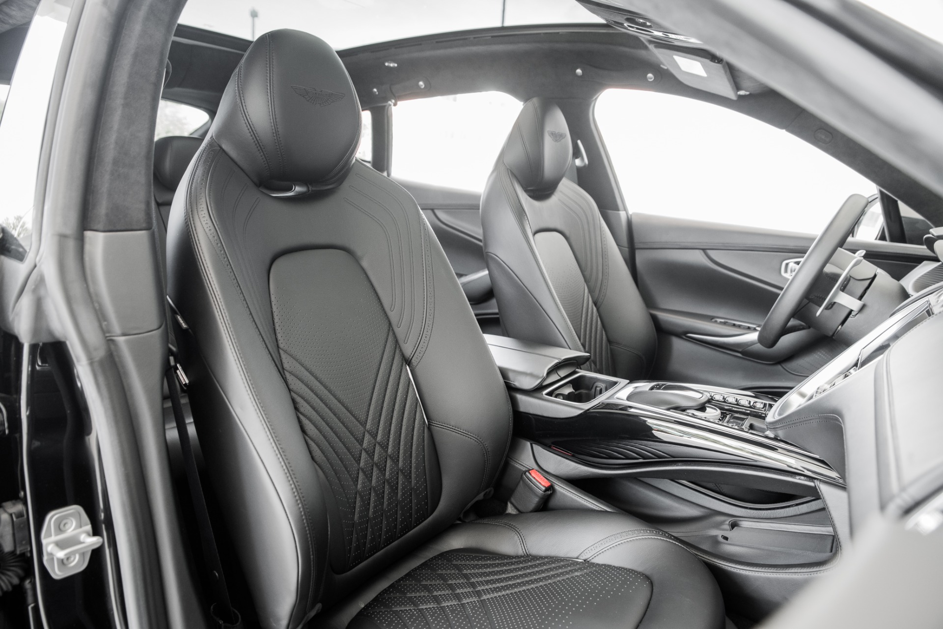 New 2021 Aston Martin DBX | St. Petersburg, FL