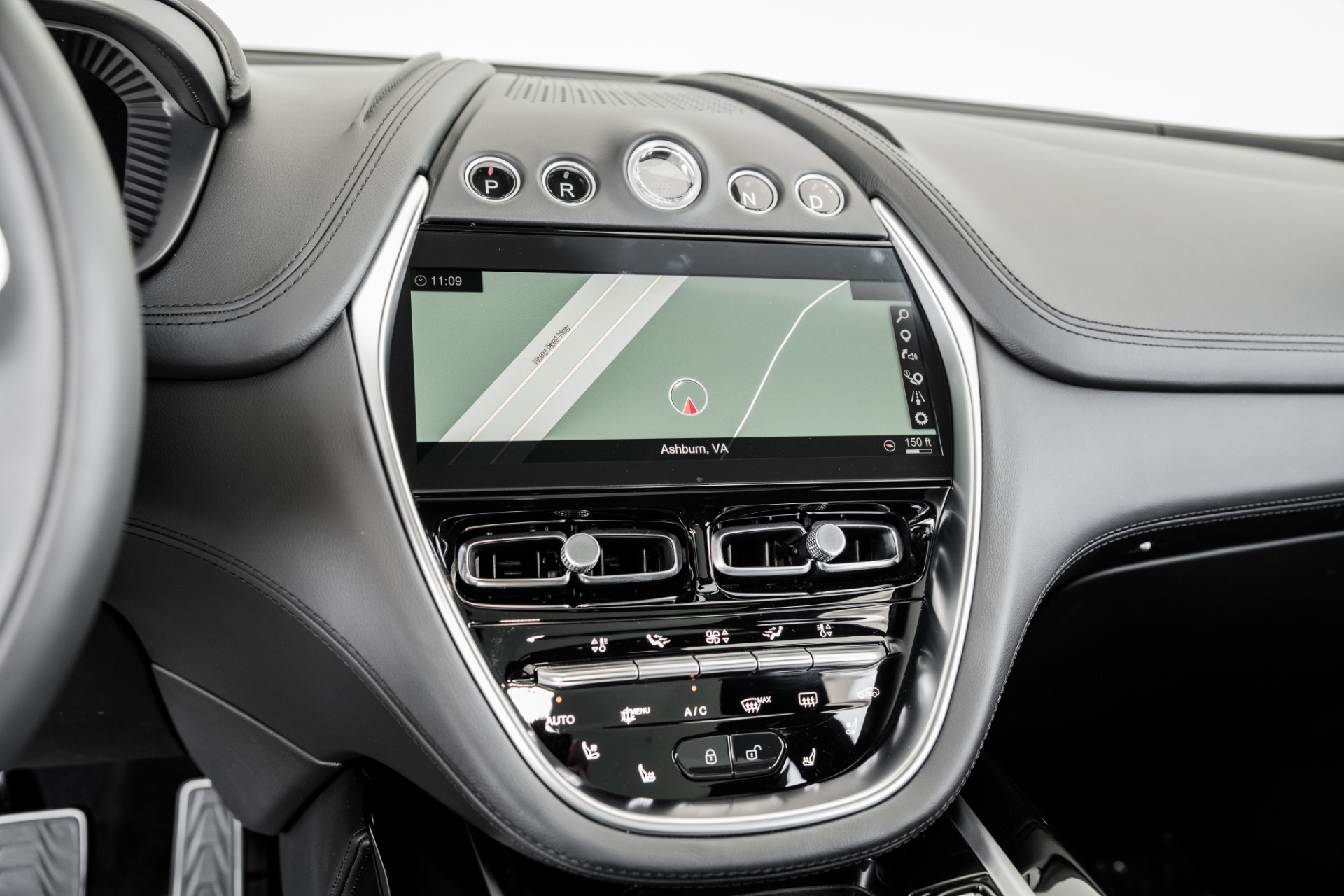 New 2021 Aston Martin DBX | St. Petersburg, FL