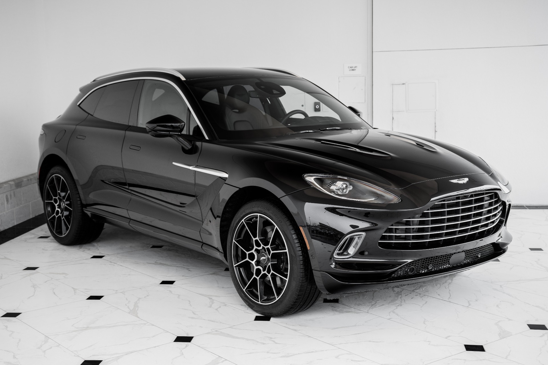 New 2021 Aston Martin DBX | St. Petersburg, FL