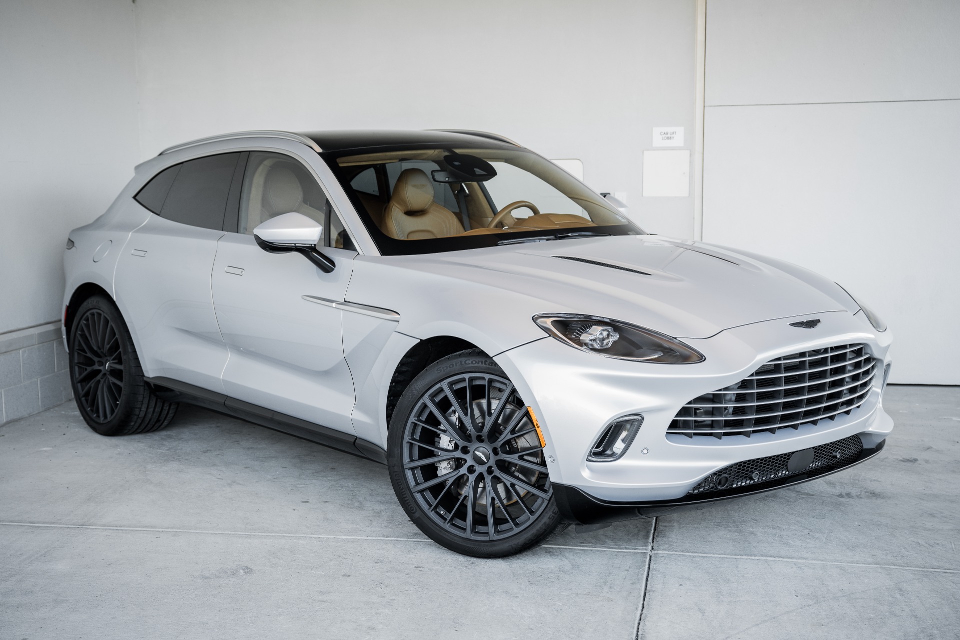 New 2021 Aston Martin DBX | St. Petersburg, FL