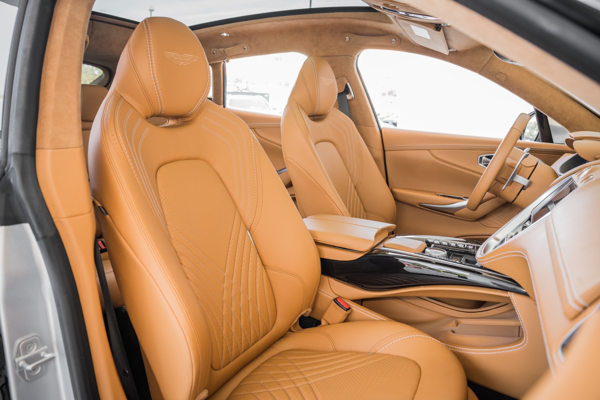 New 2021 Aston Martin DBX | St. Petersburg, FL