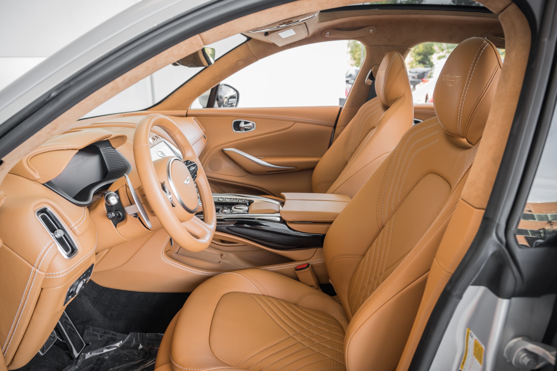 New 2021 Aston Martin DBX | St. Petersburg, FL