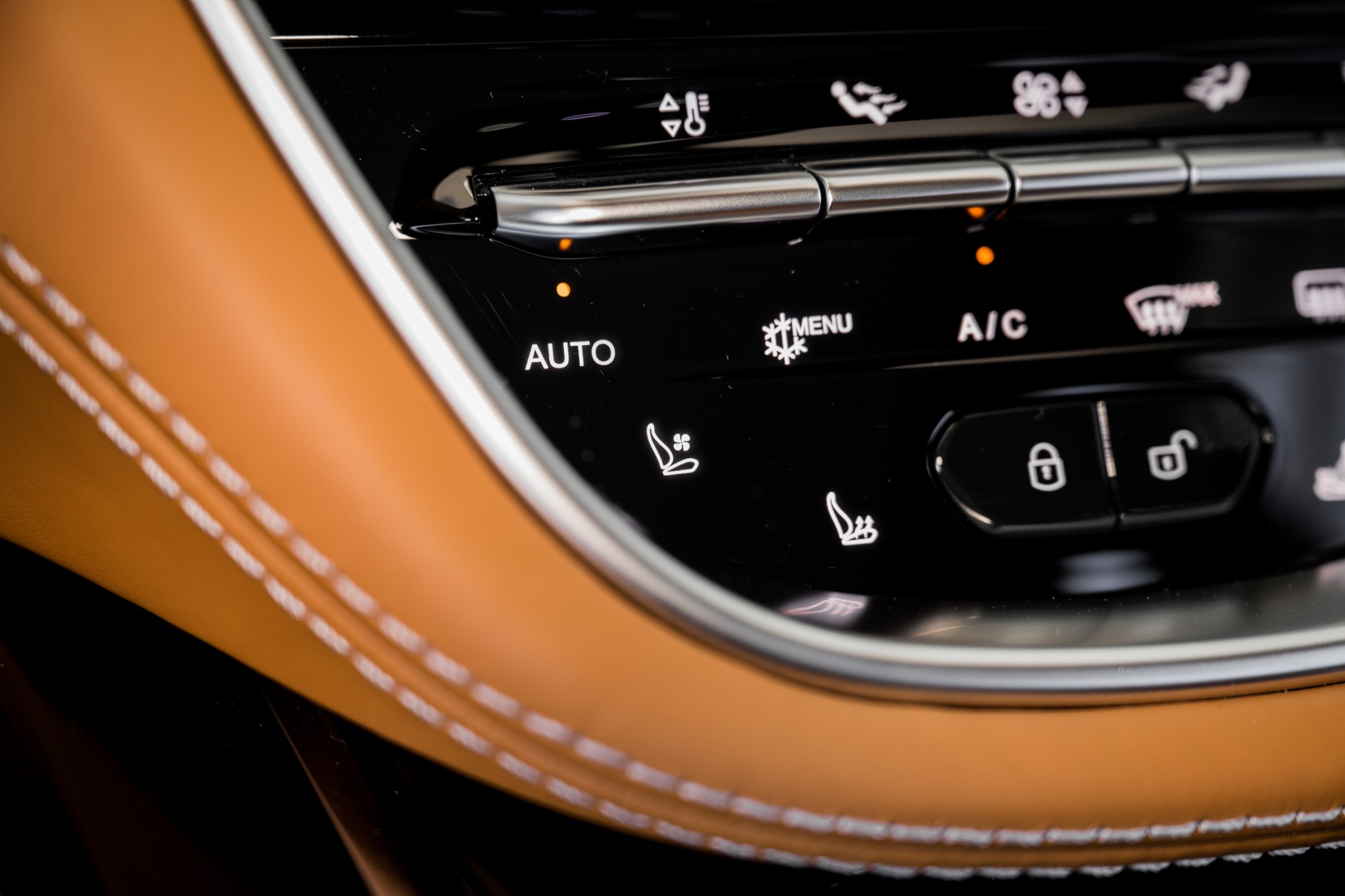 New 2021 Aston Martin DBX | St. Petersburg, FL