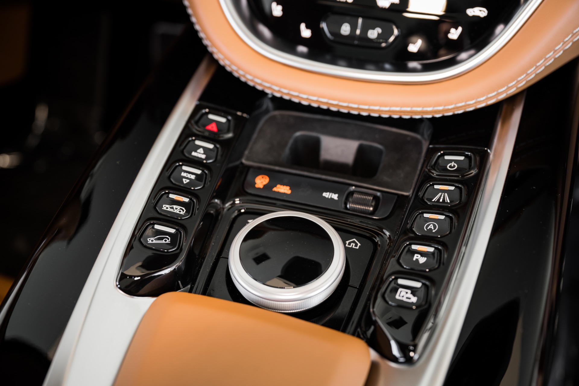 New 2021 Aston Martin DBX | St. Petersburg, FL