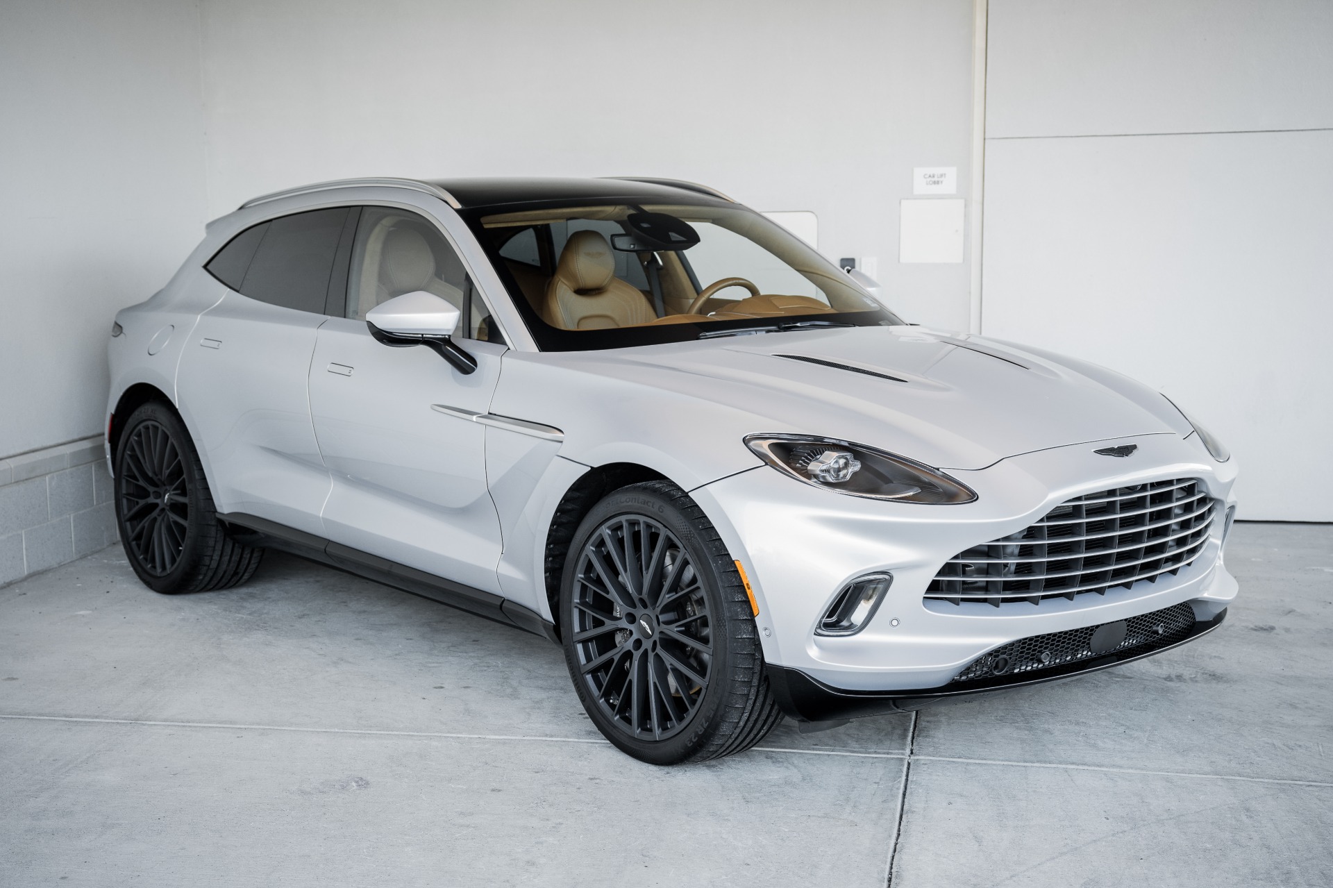 New 2021 Aston Martin DBX | St. Petersburg, FL