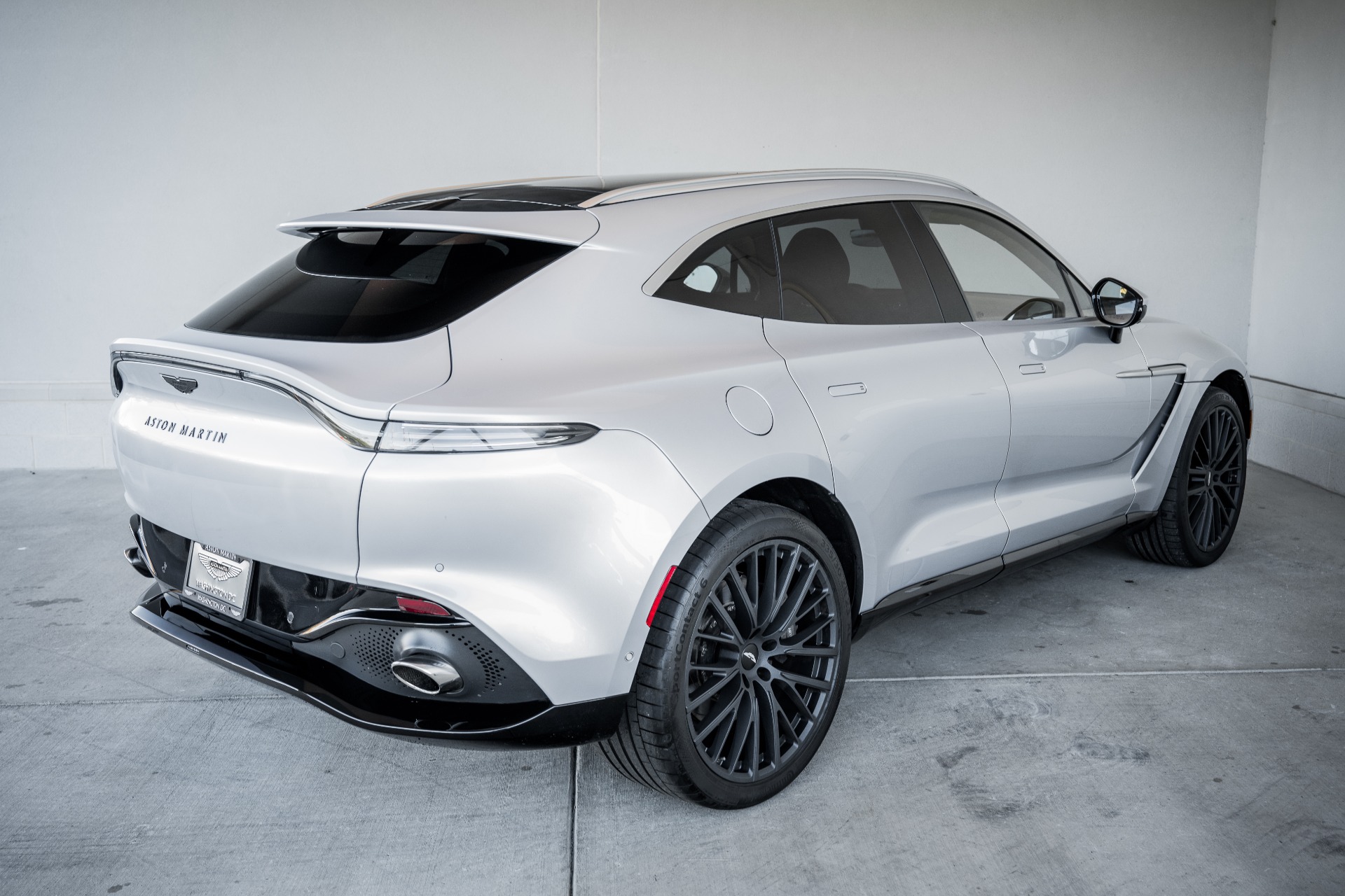 New 2021 Aston Martin DBX | St. Petersburg, FL