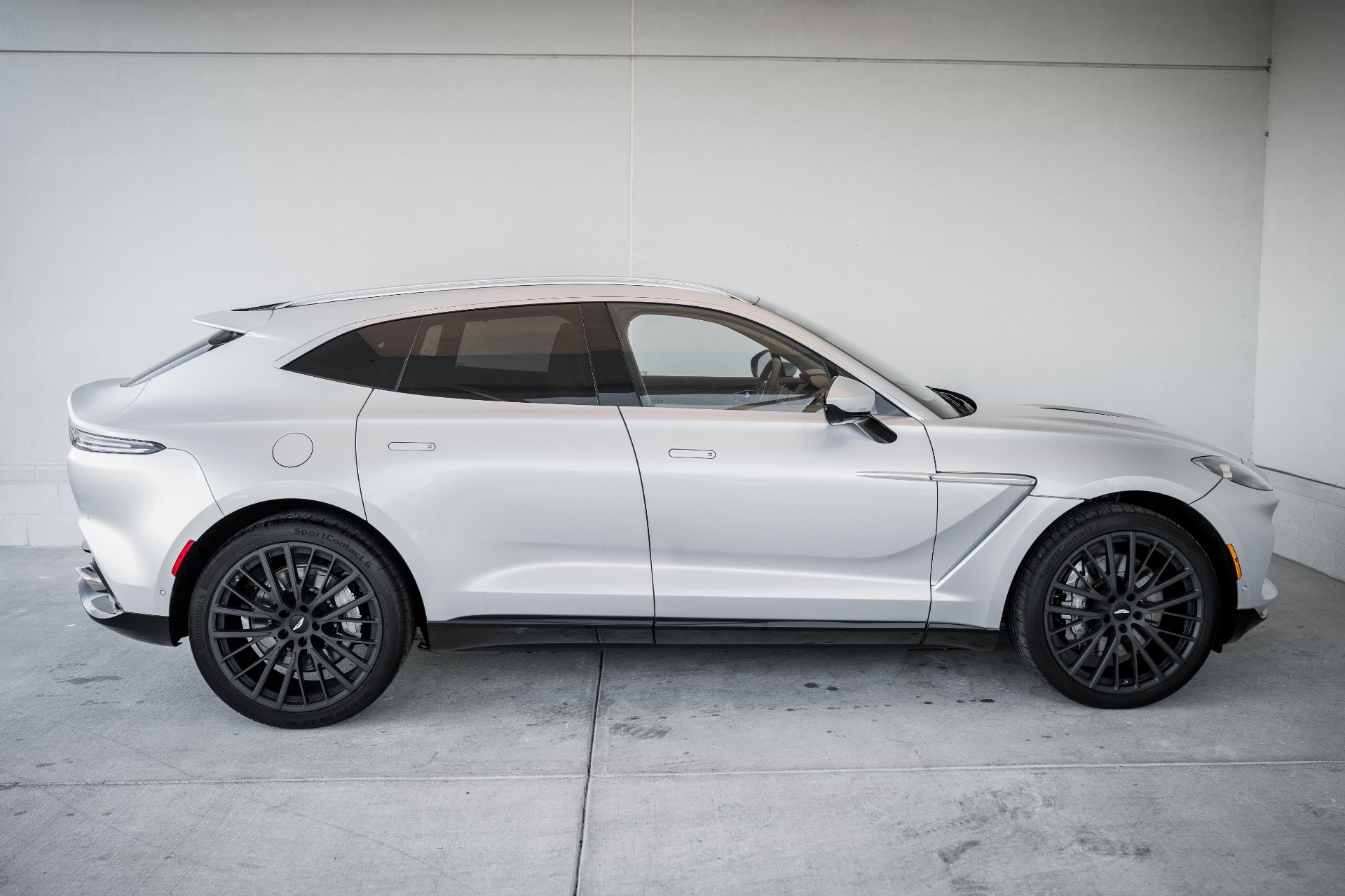 New 2021 Aston Martin DBX | St. Petersburg, FL
