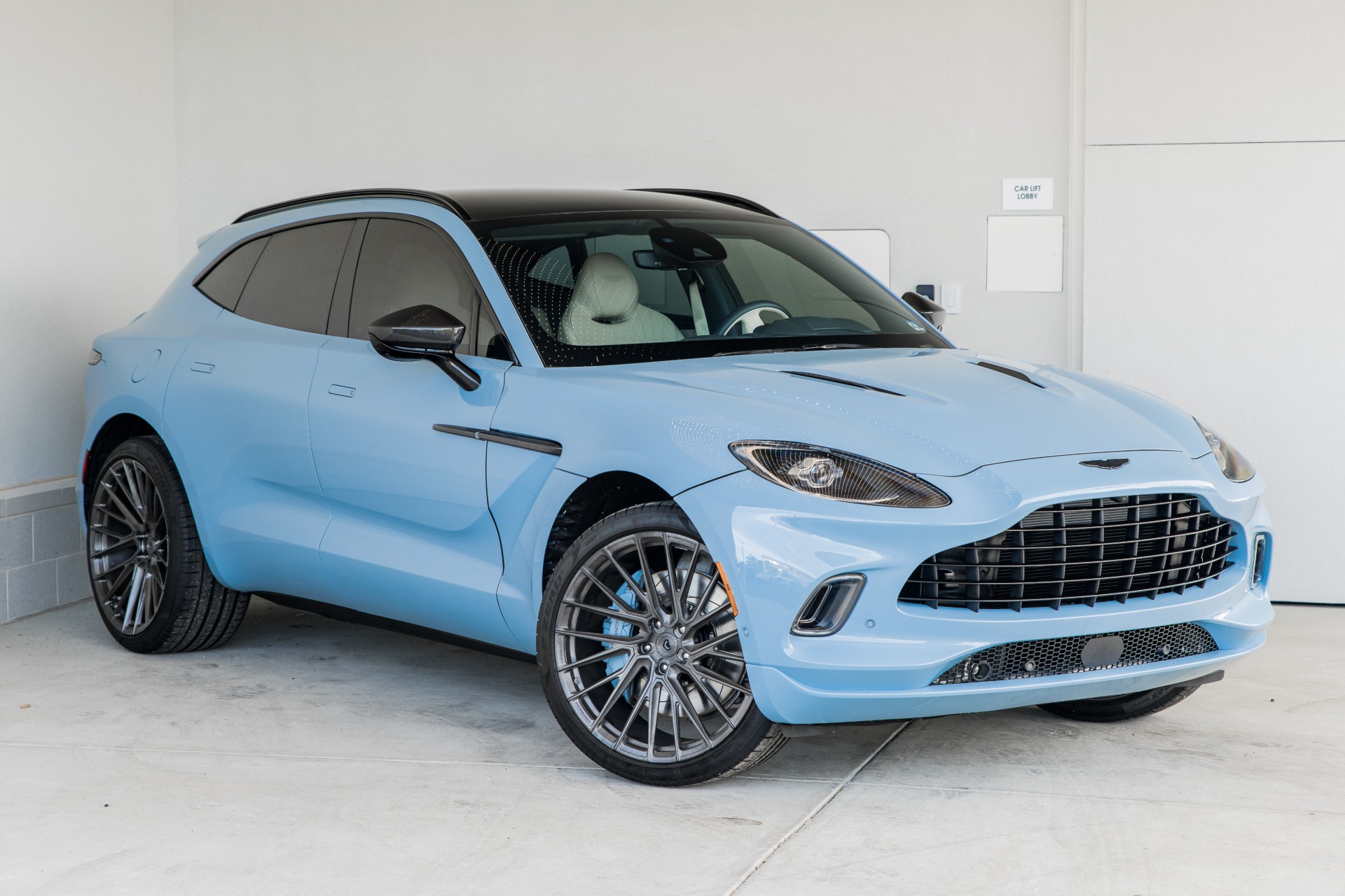 New 2022 Aston Martin DBX | St. Petersburg, FL