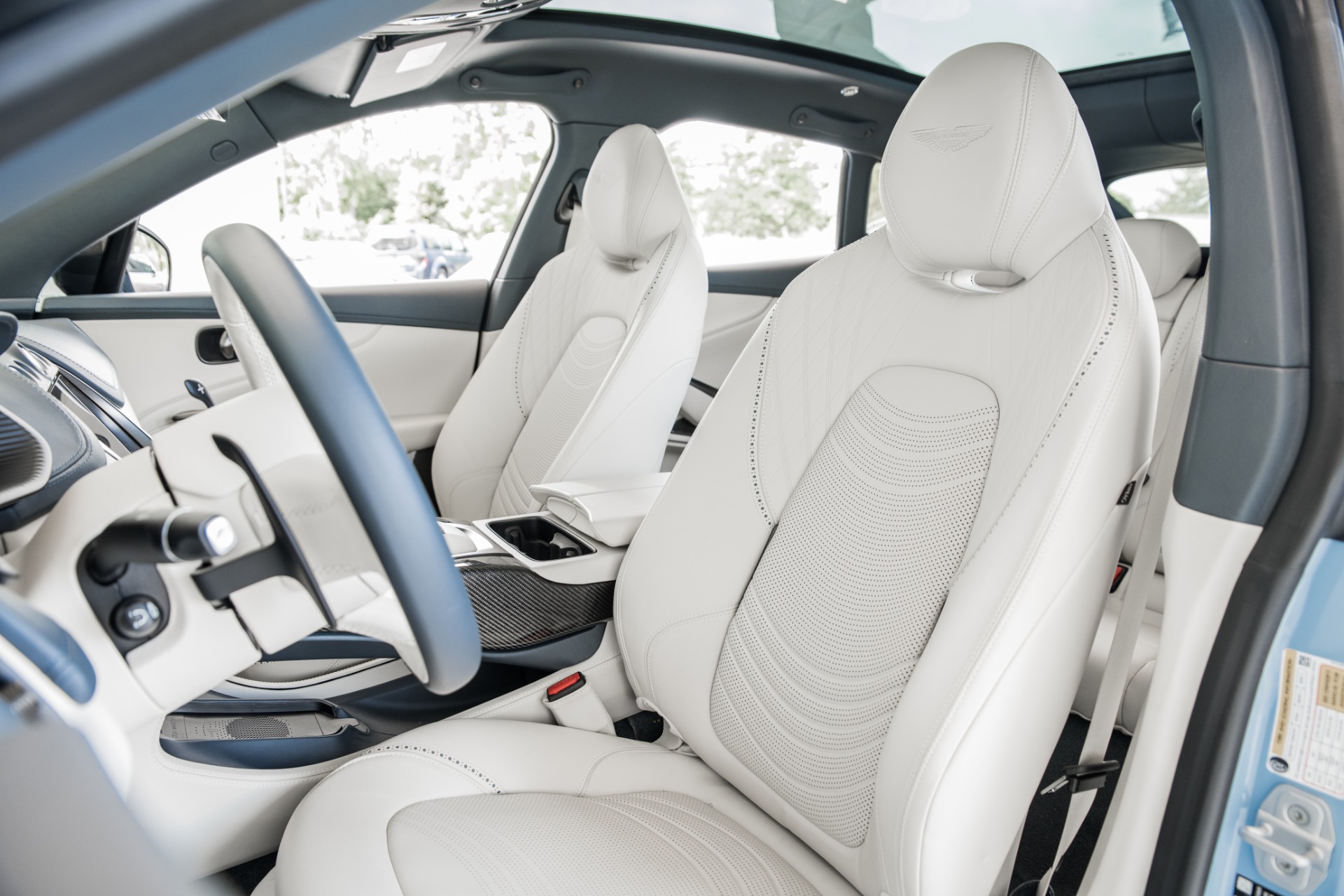 New 2022 Aston Martin DBX | St. Petersburg, FL