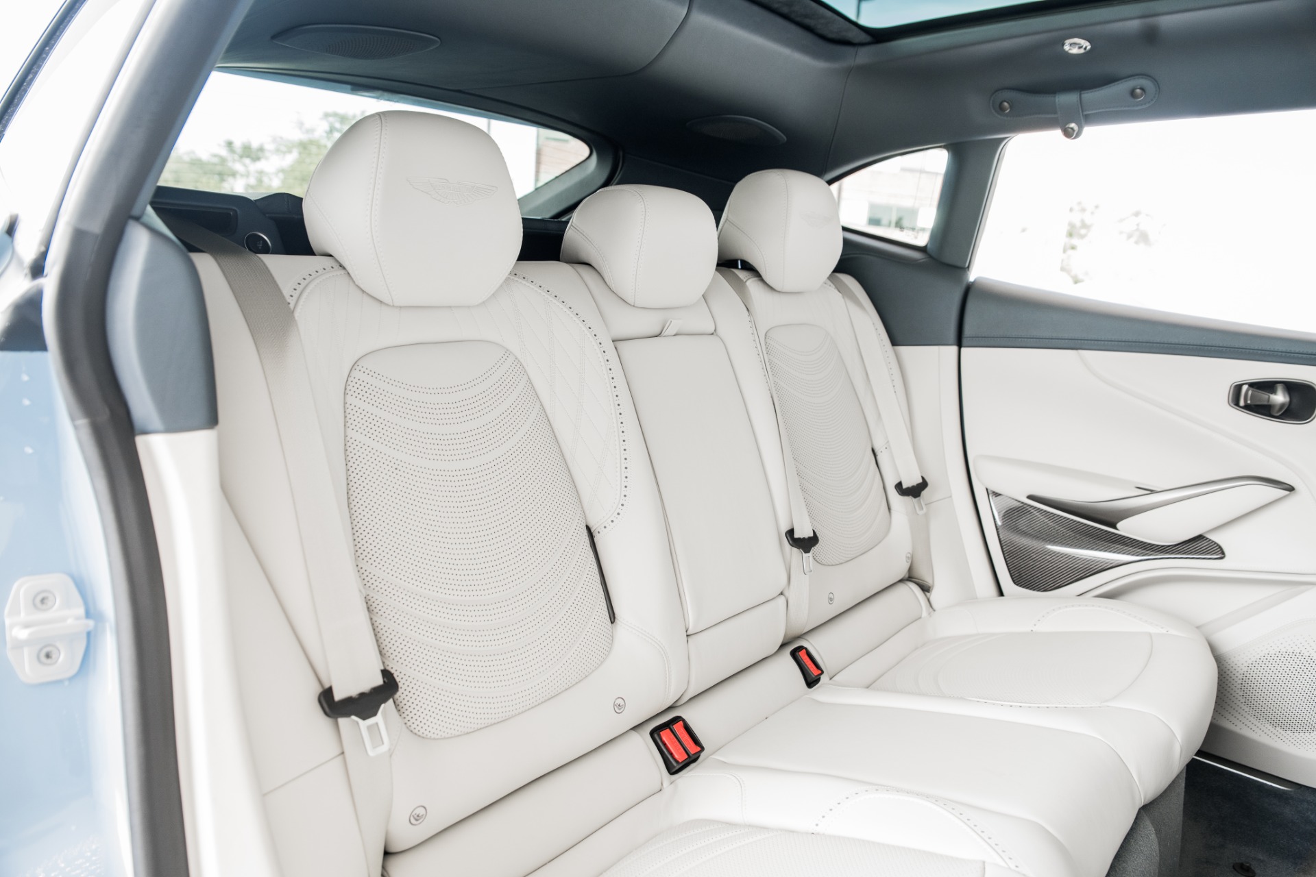 New 2022 Aston Martin DBX | St. Petersburg, FL