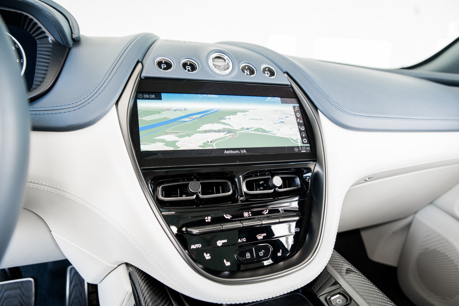 New 2022 Aston Martin DBX | St. Petersburg, FL