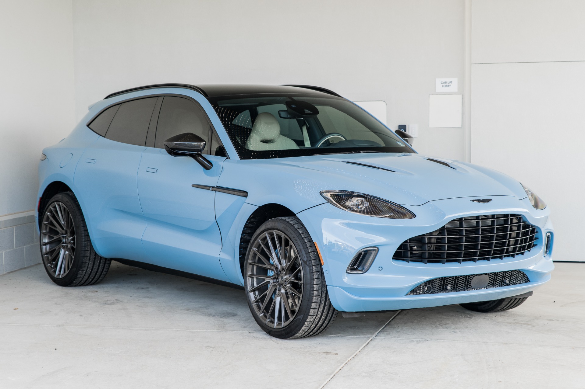 New 2022 Aston Martin DBX | St. Petersburg, FL