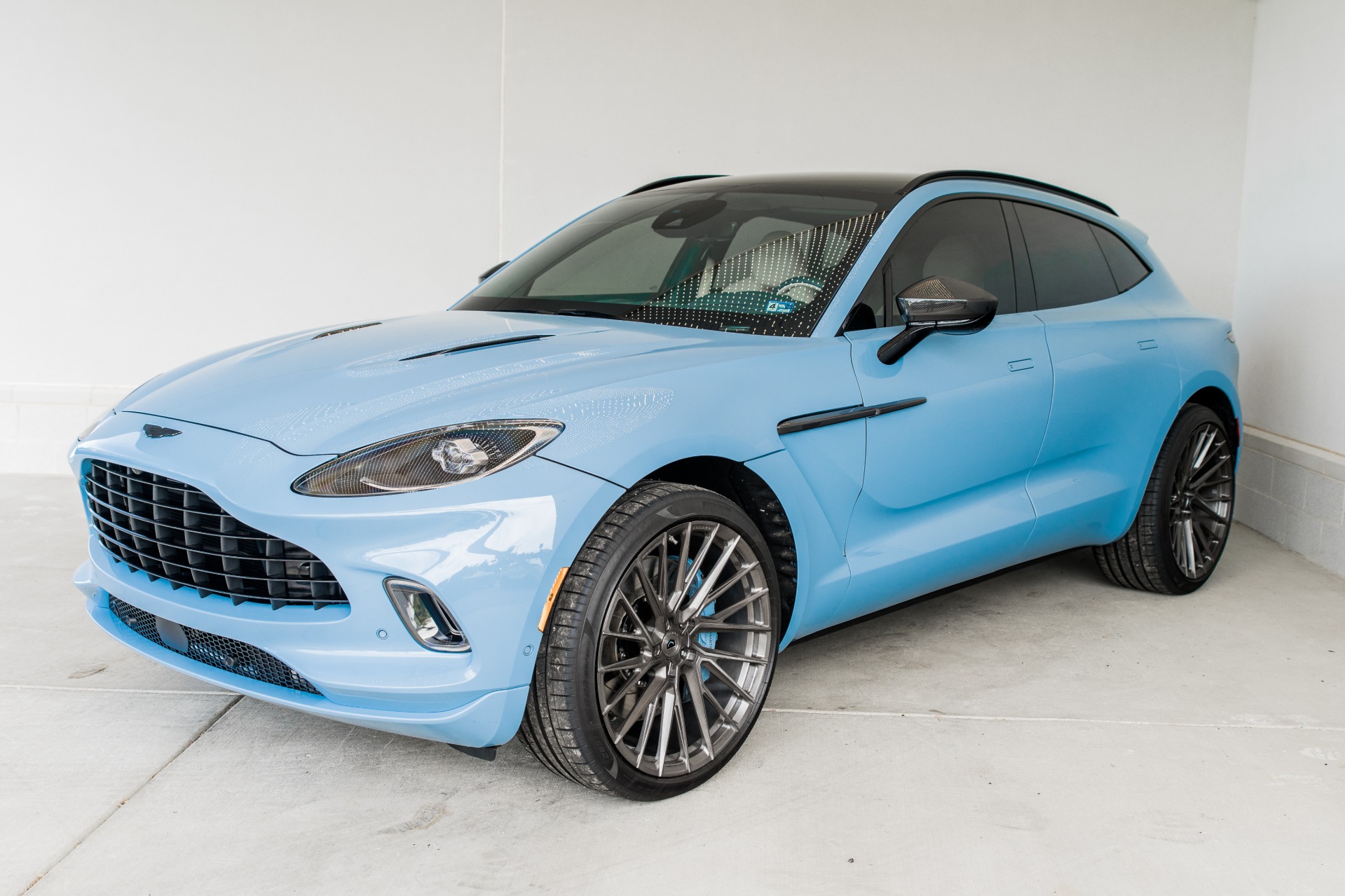 New 2022 Aston Martin DBX | St. Petersburg, FL
