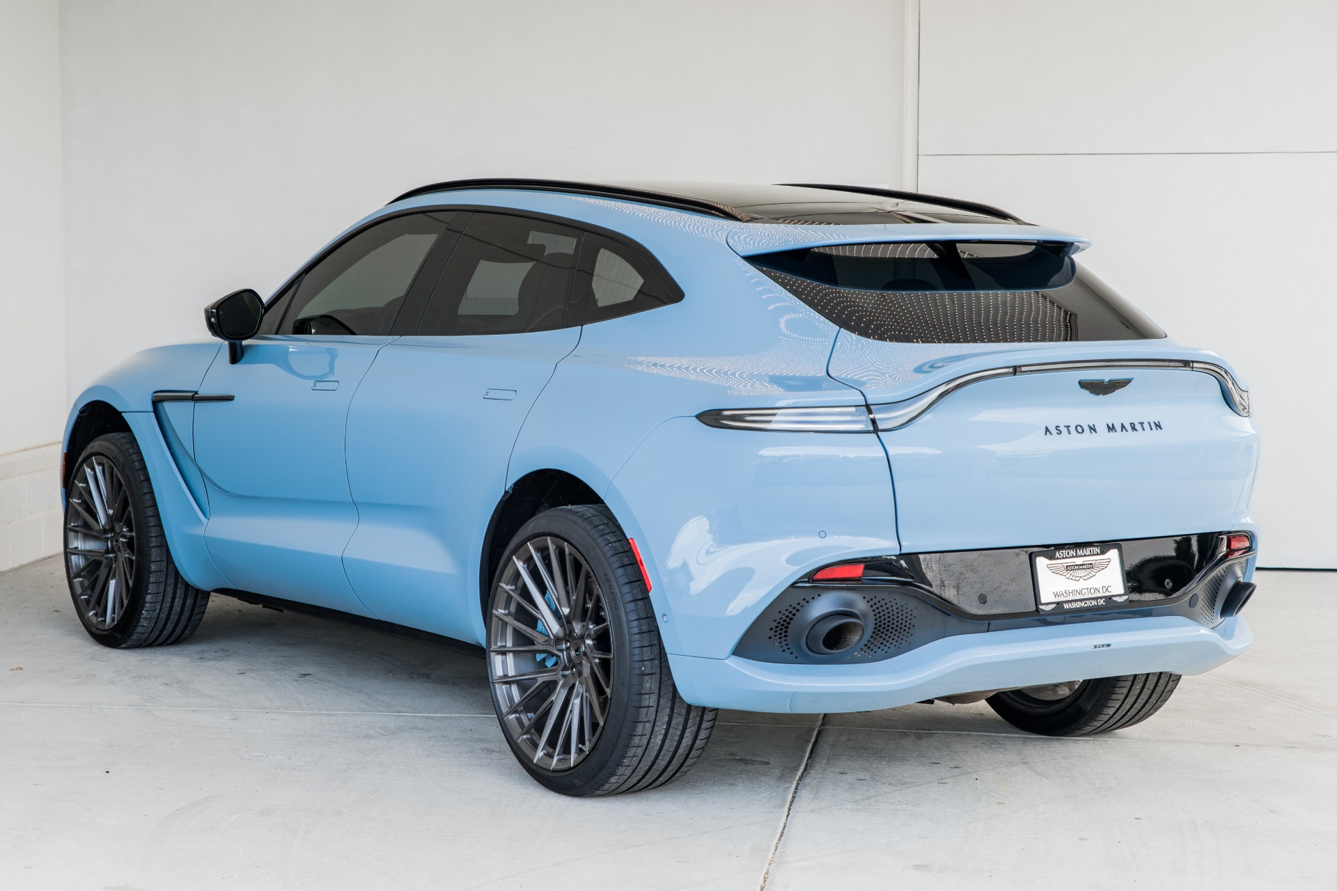 New 2022 Aston Martin DBX | St. Petersburg, FL