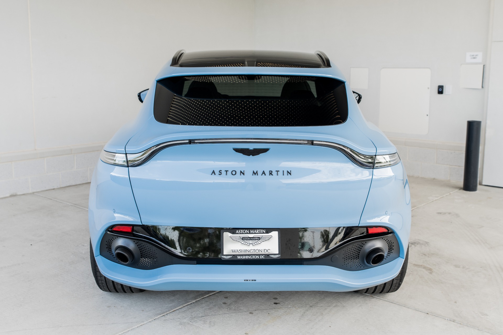 New 2022 Aston Martin DBX | St. Petersburg, FL