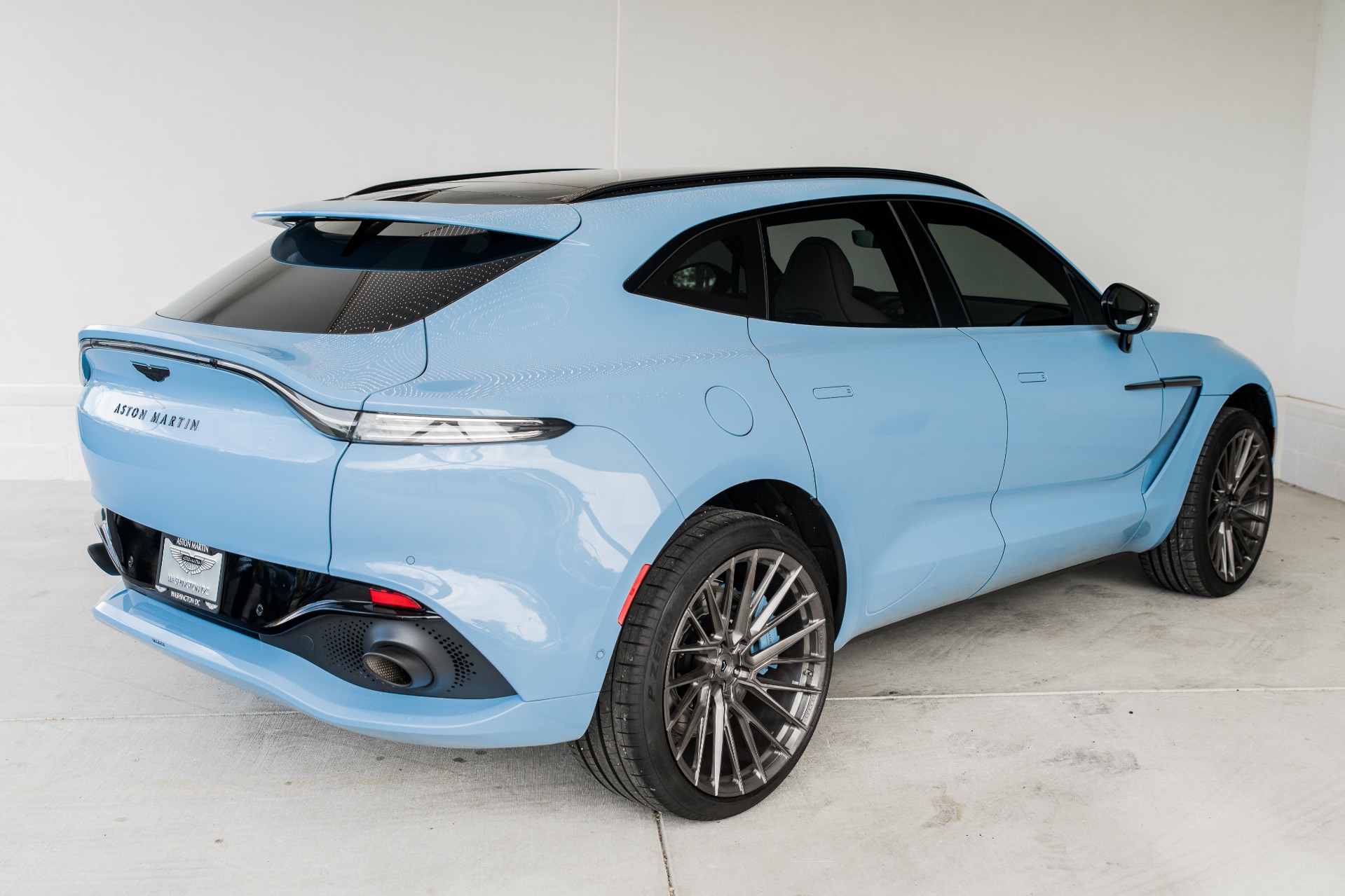 New 2022 Aston Martin DBX | St. Petersburg, FL