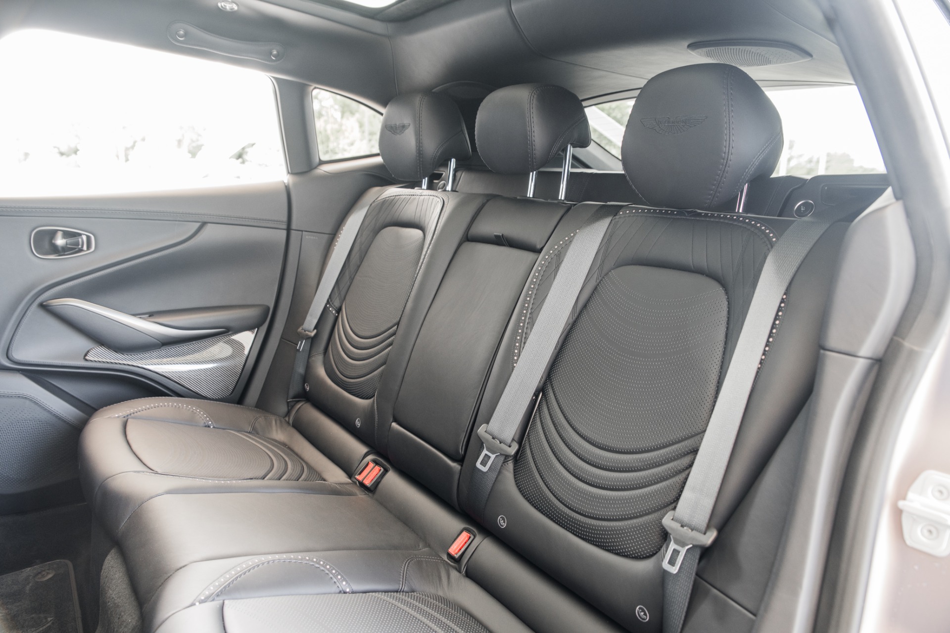 New 2022 Aston Martin DBX | St. Petersburg, FL