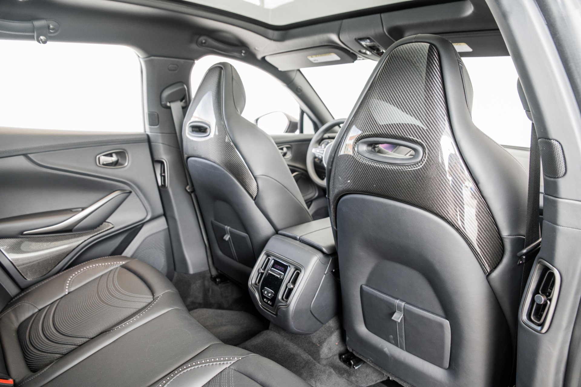 New 2022 Aston Martin DBX | St. Petersburg, FL