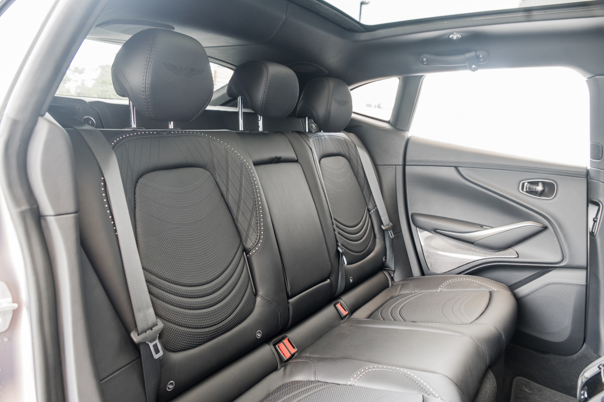 New 2022 Aston Martin DBX | St. Petersburg, FL