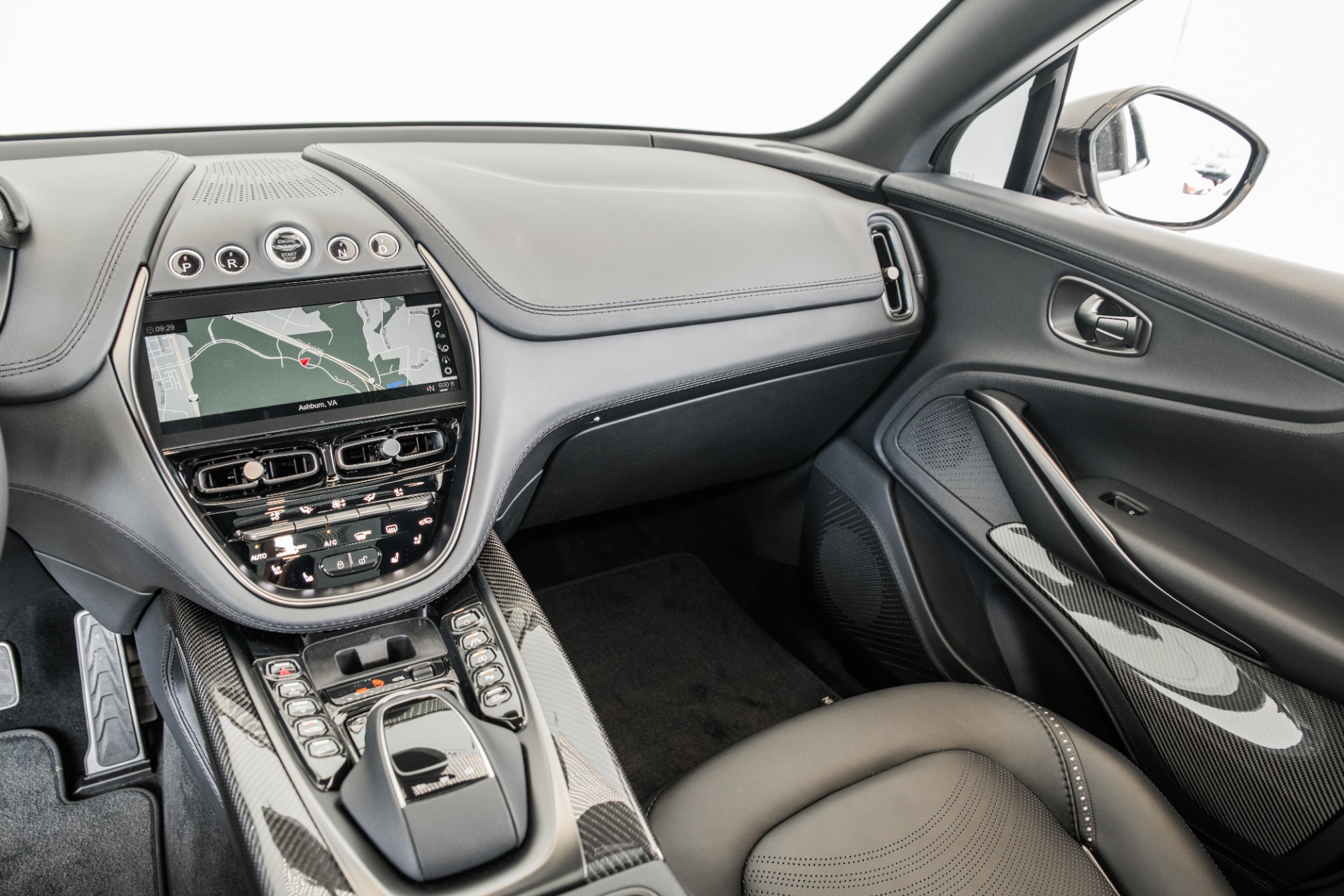 New 2022 Aston Martin DBX | St. Petersburg, FL