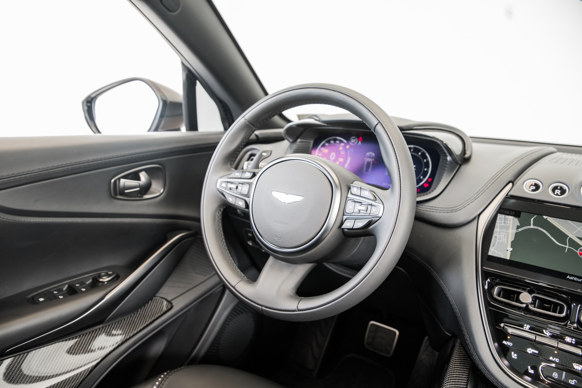 New 2022 Aston Martin DBX | St. Petersburg, FL