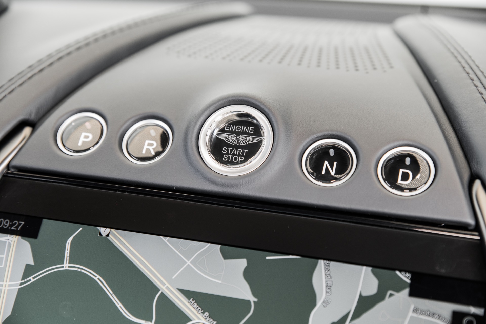 New 2022 Aston Martin DBX | St. Petersburg, FL
