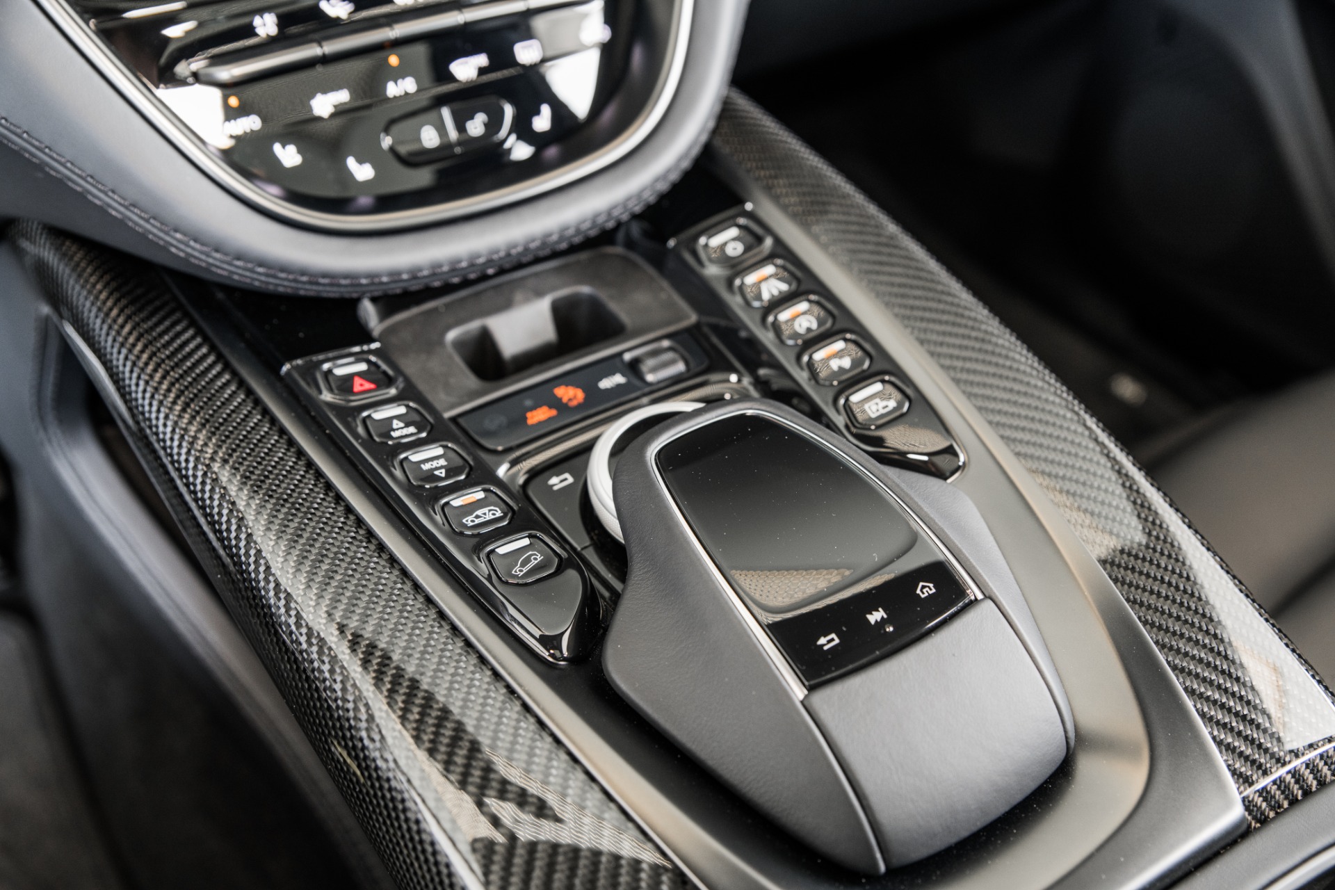 New 2022 Aston Martin DBX | St. Petersburg, FL