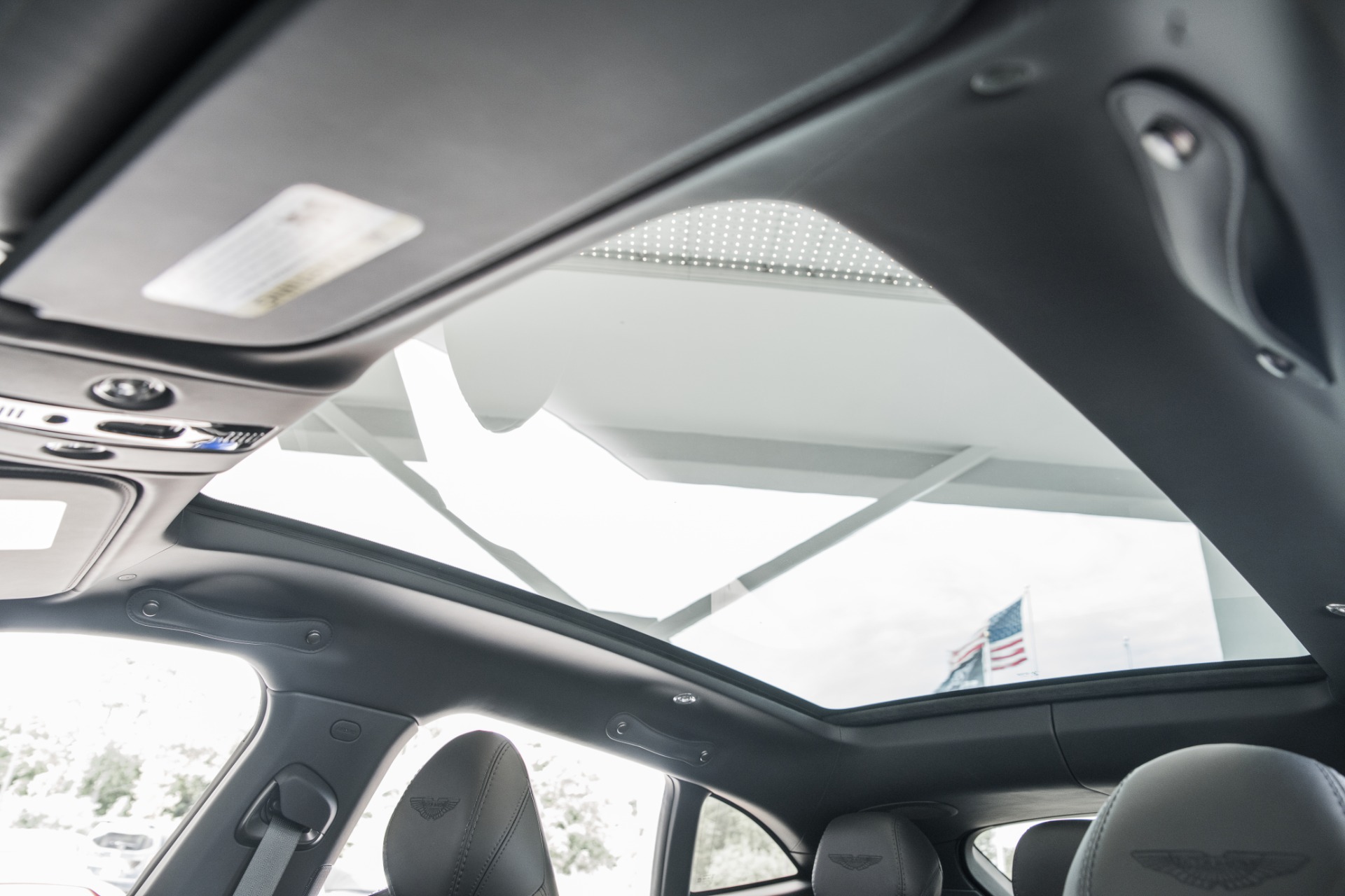 New 2022 Aston Martin DBX | St. Petersburg, FL