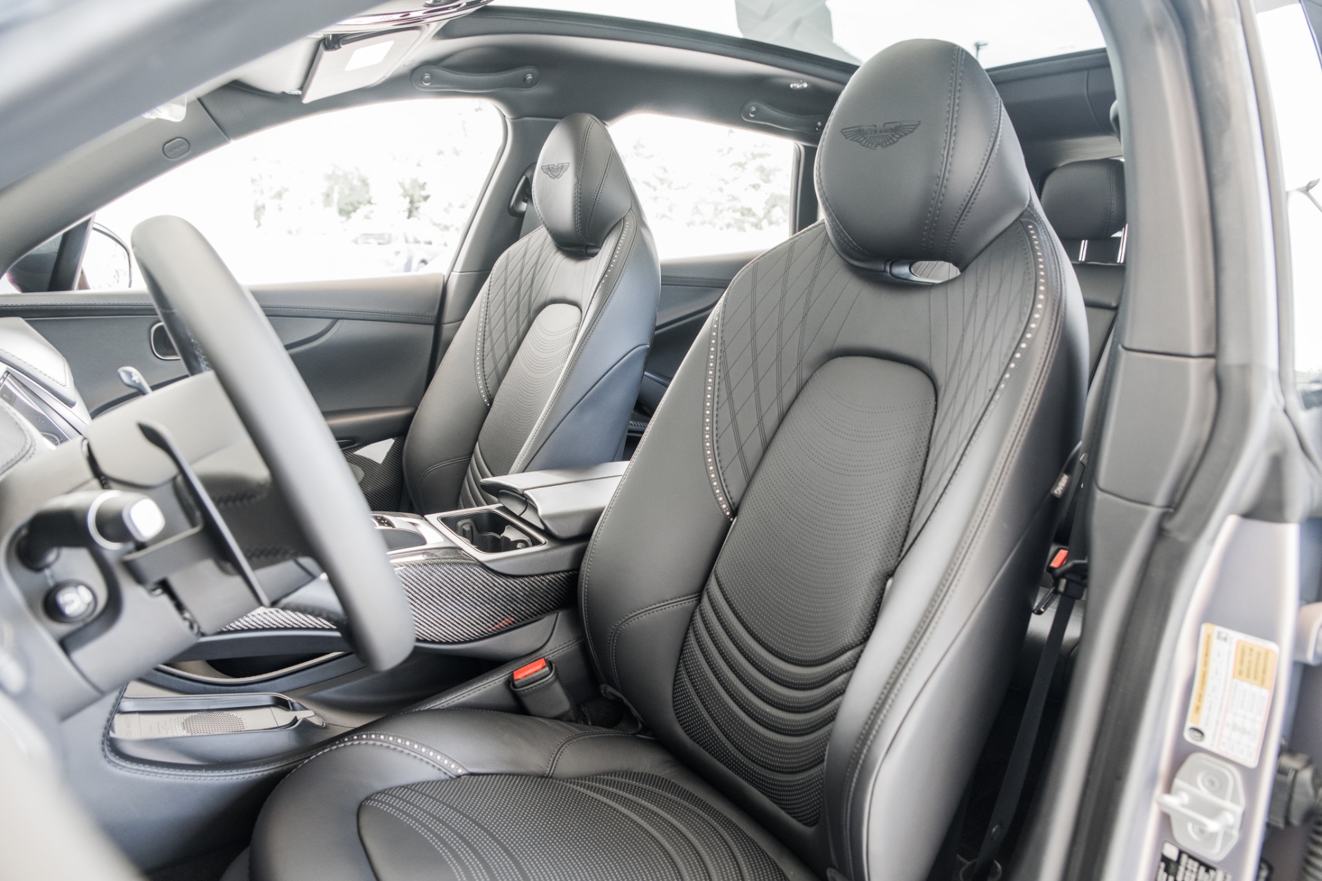 New 2022 Aston Martin DBX | St. Petersburg, FL