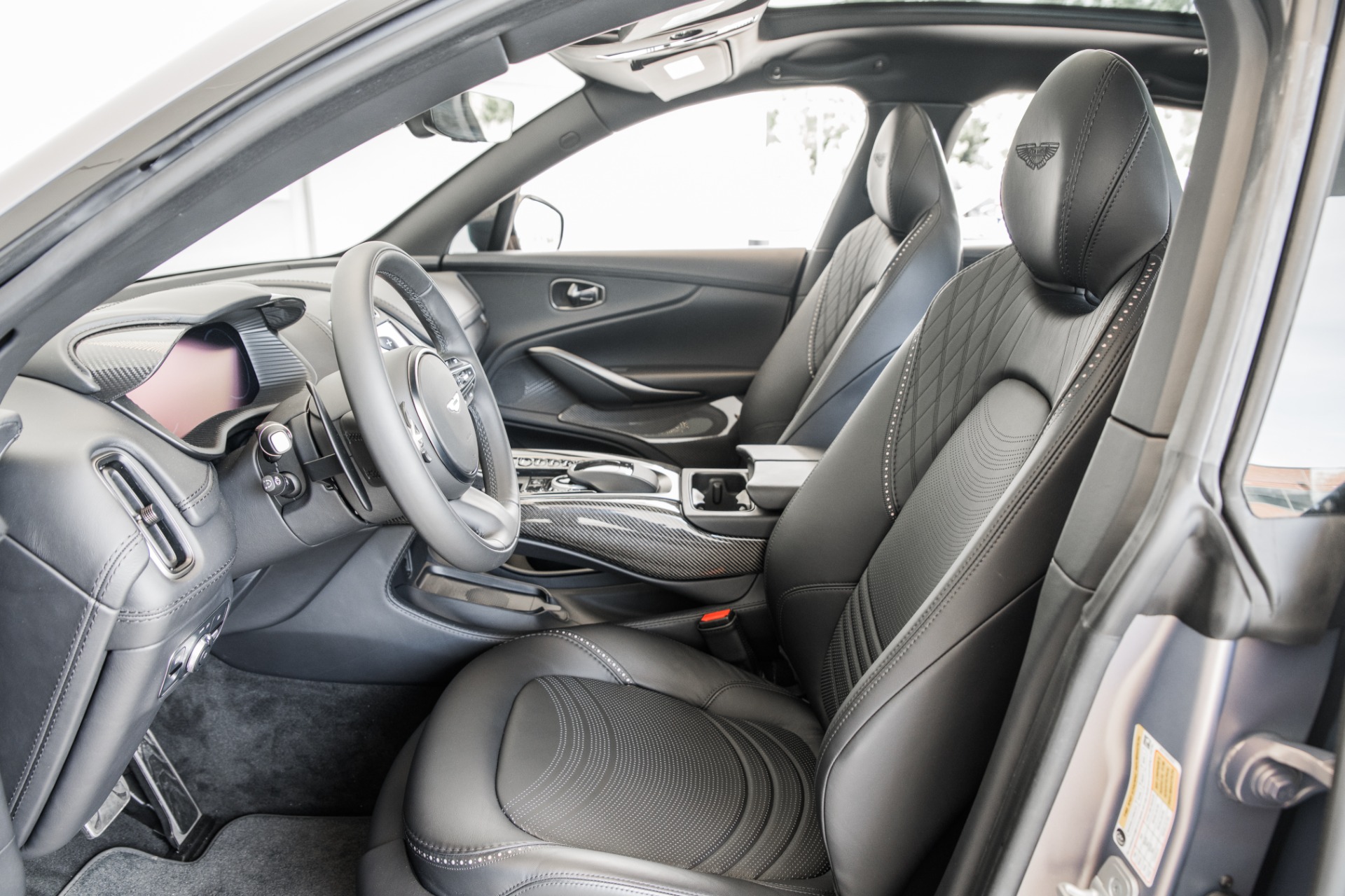 New 2022 Aston Martin DBX | St. Petersburg, FL