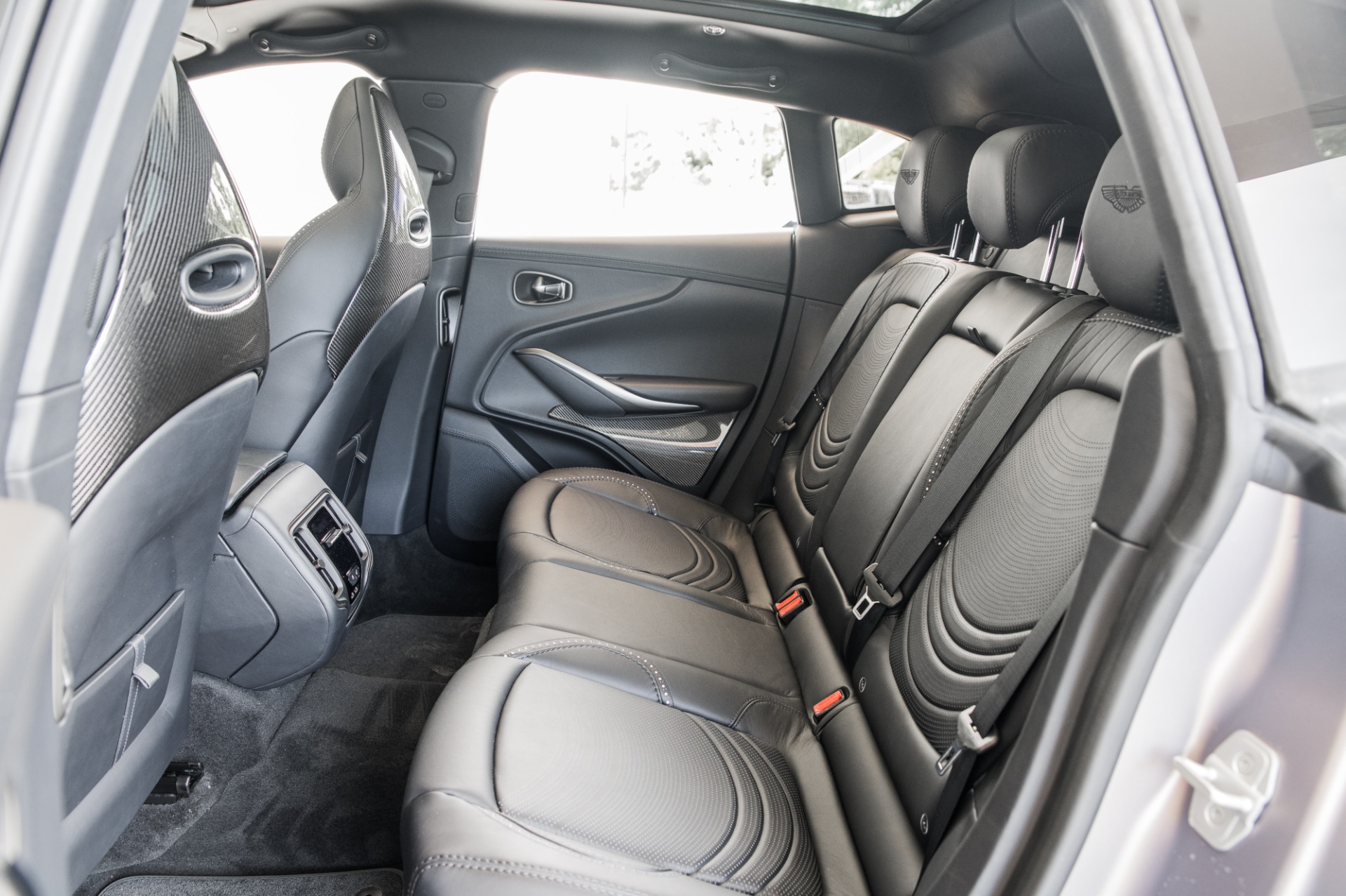 New 2022 Aston Martin DBX | St. Petersburg, FL